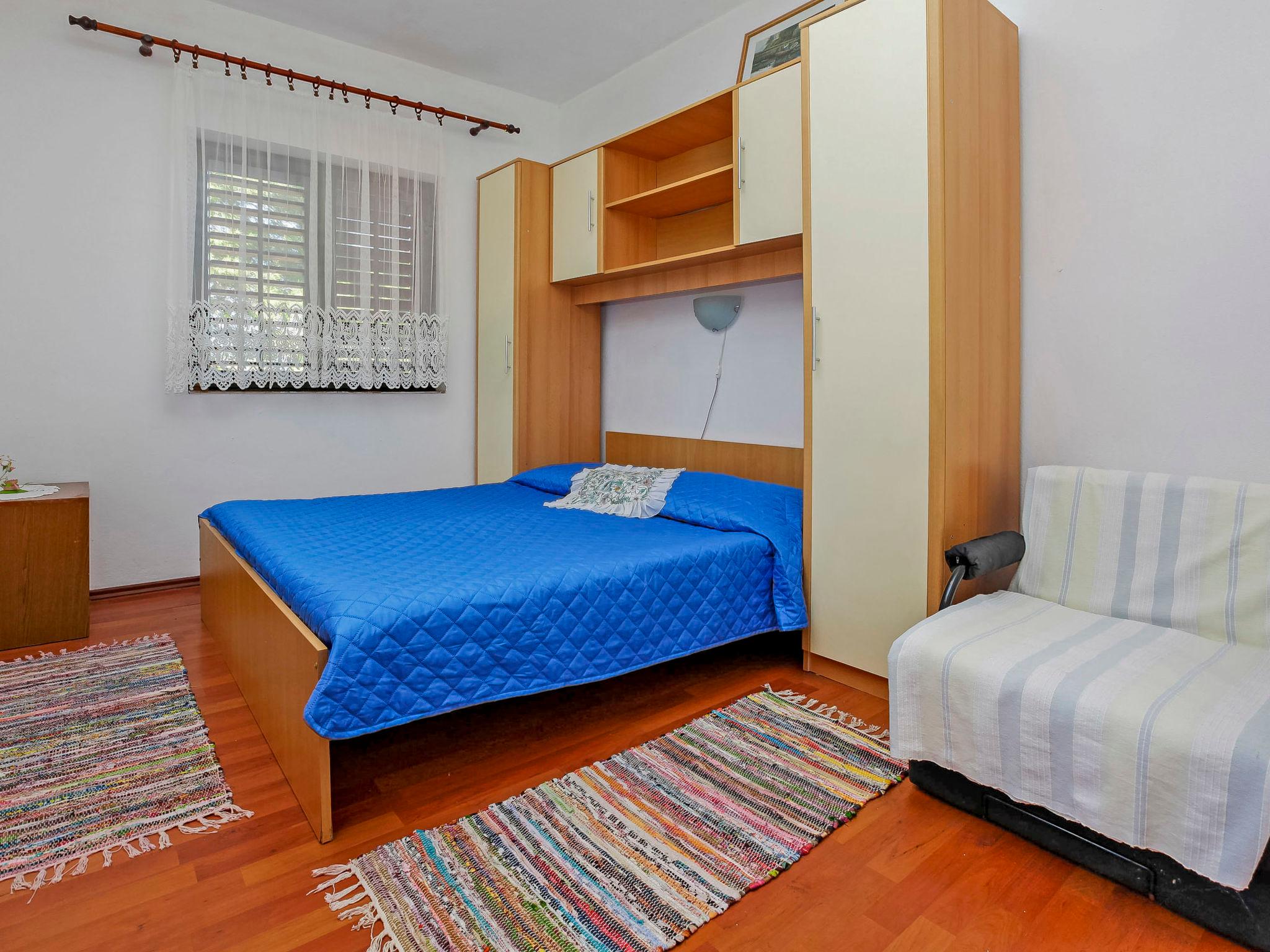 Foto 5 - Appartamento con 2 camere da letto a Blato con terrazza e vista mare