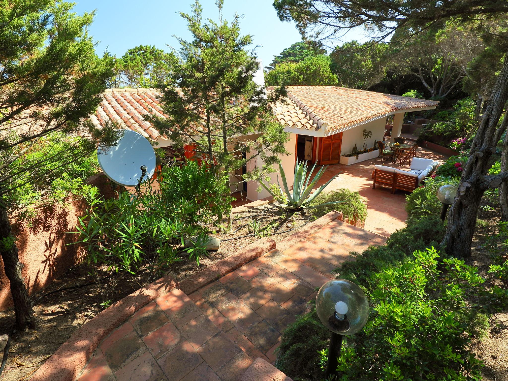 Photo 26 - Maison de 4 chambres à Aglientu avec jardin et vues à la mer