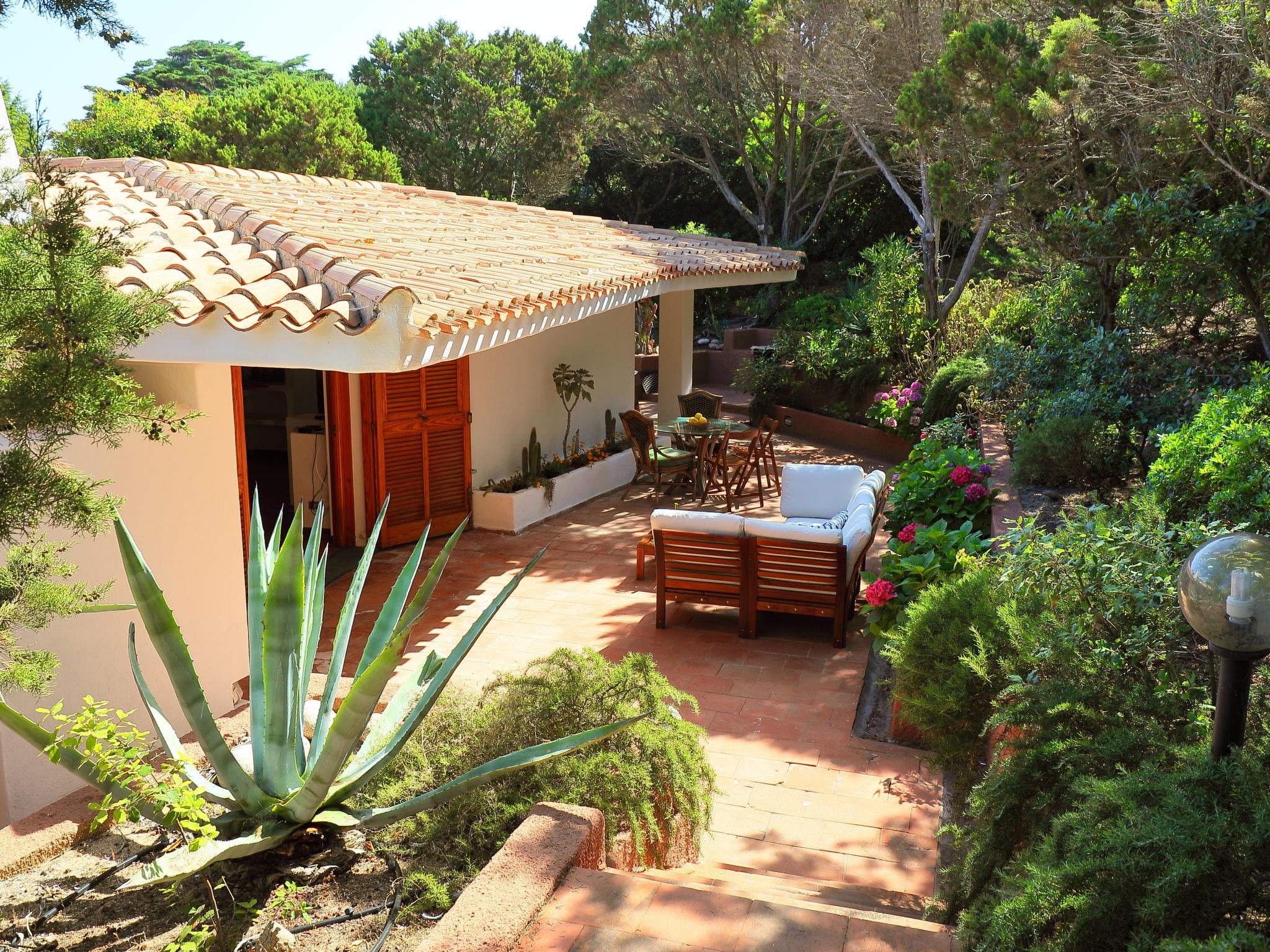 Photo 23 - Maison de 4 chambres à Aglientu avec jardin et vues à la mer