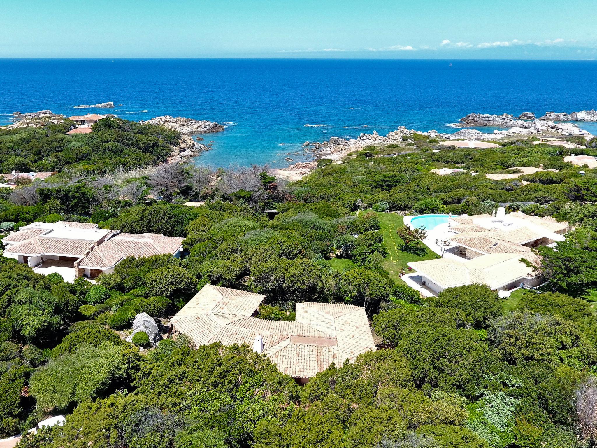 Photo 1 - Maison de 4 chambres à Aglientu avec jardin et vues à la mer