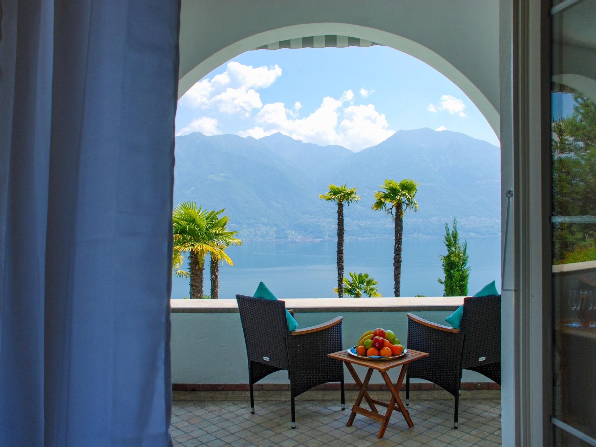 Foto 10 - Casa de 5 habitaciones en Minusio con piscina privada y vistas a la montaña