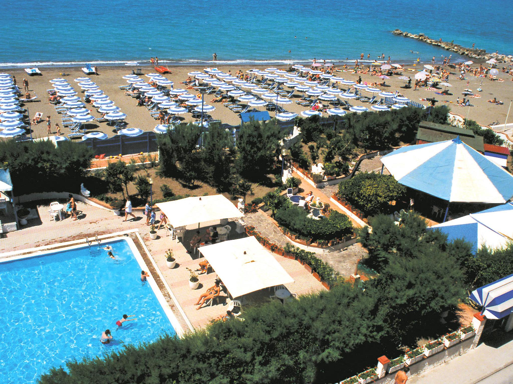 Photo 11 - Appartement en Cecina avec piscine et vues à la mer