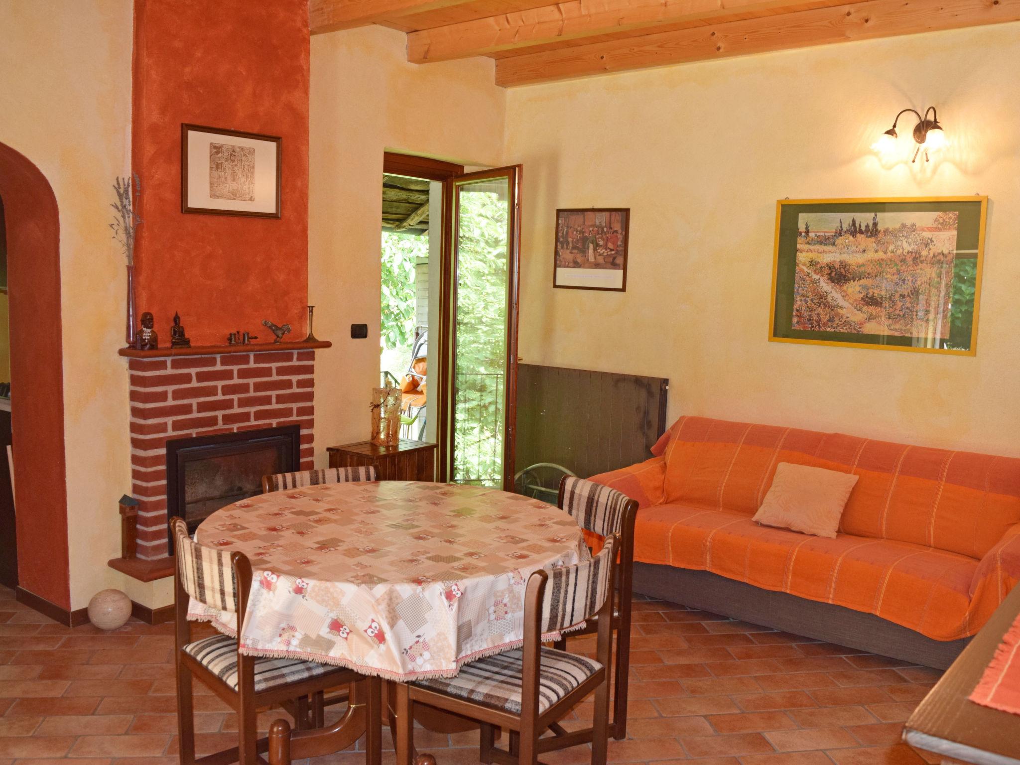 Foto 4 - Casa con 1 camera da letto a Castelveccana con giardino e vista sulle montagne