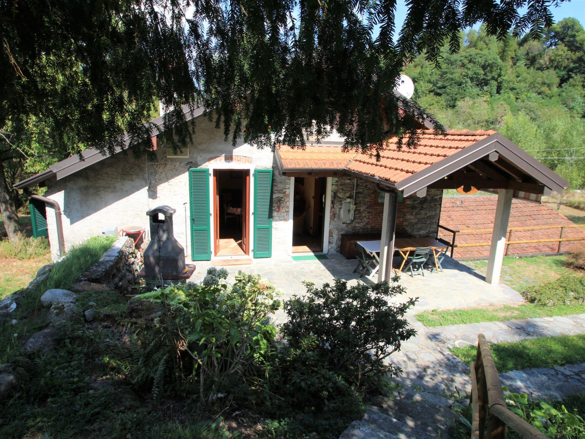 Foto 3 - Casa de 1 quarto em Castelveccana com jardim e vista para a montanha