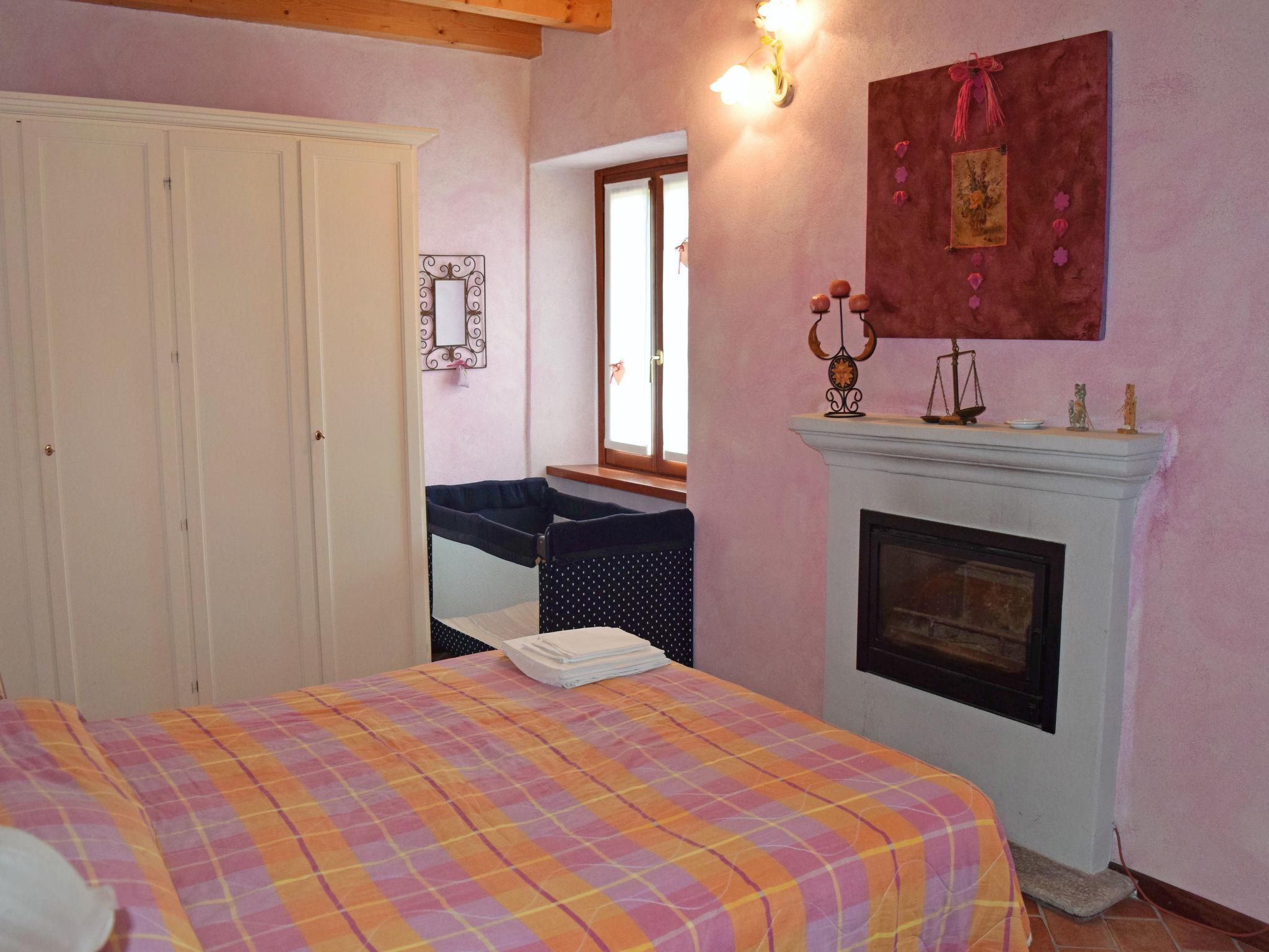 Photo 11 - 1 bedroom House in Castelveccana with garden