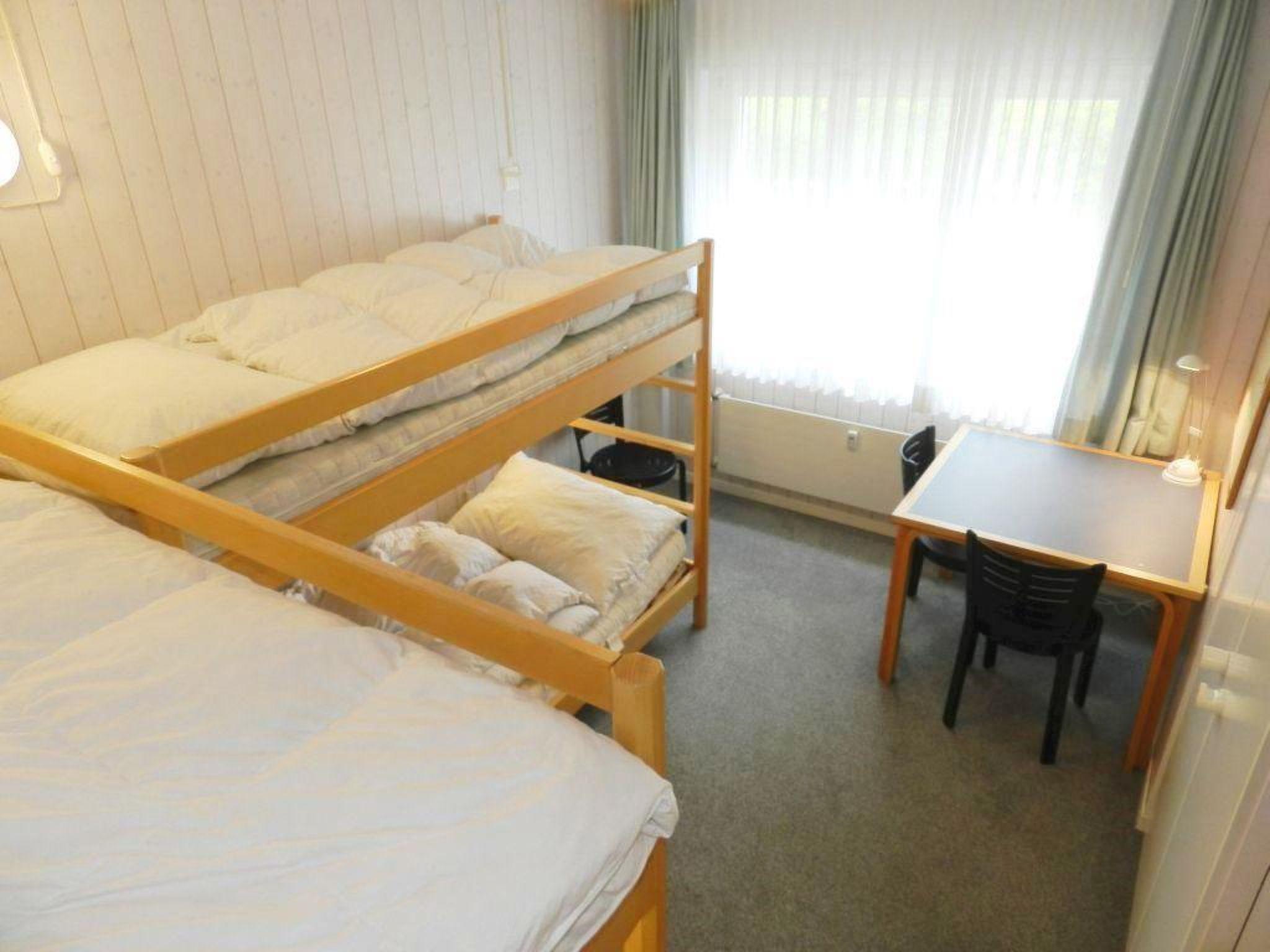 Foto 15 - Appartamento con 2 camere da letto a Saanen