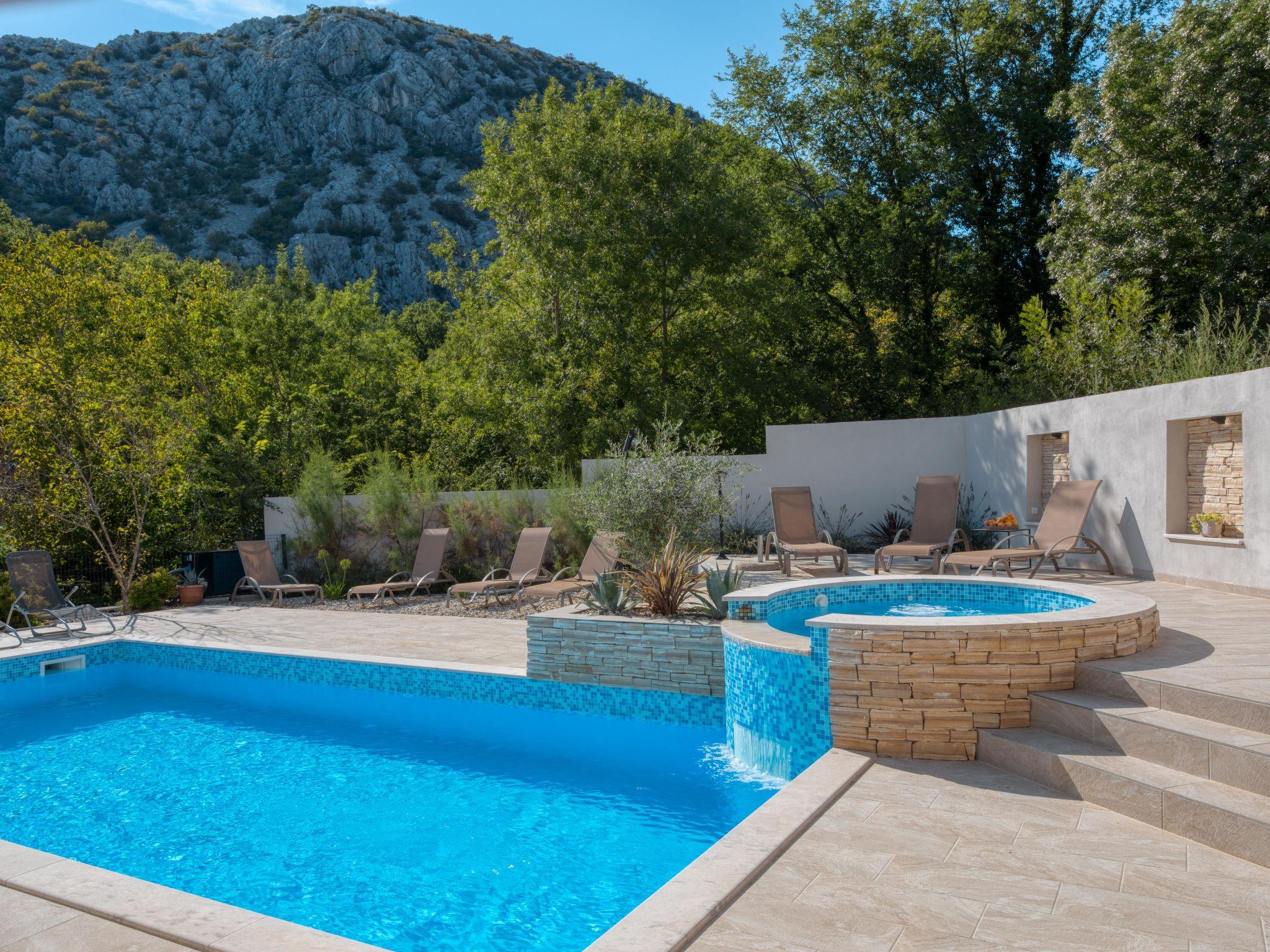 Photo 13 - Maison de 4 chambres à Vinodolska Općina avec piscine privée et jardin