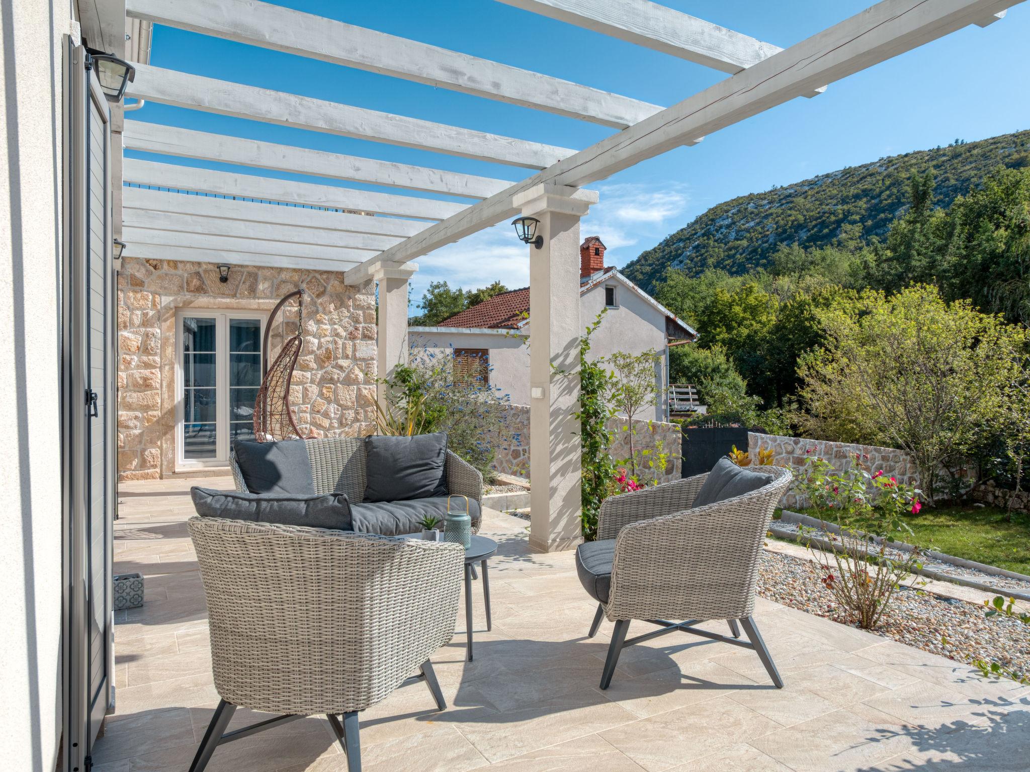 Foto 14 - Casa con 4 camere da letto a Vinodolska Općina con piscina privata e vista mare