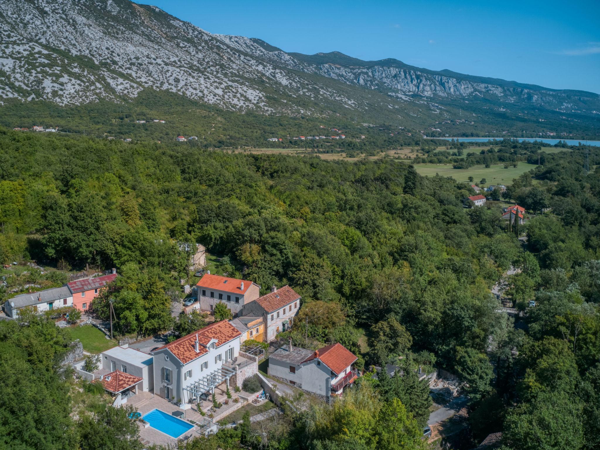 Foto 6 - Casa de 4 quartos em Vinodolska Općina com piscina privada e vistas do mar