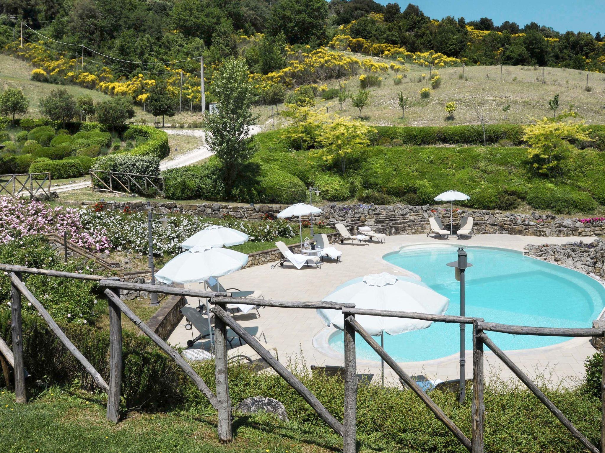 Photo 16 - Appartement de 1 chambre à Gambassi Terme avec piscine et jardin