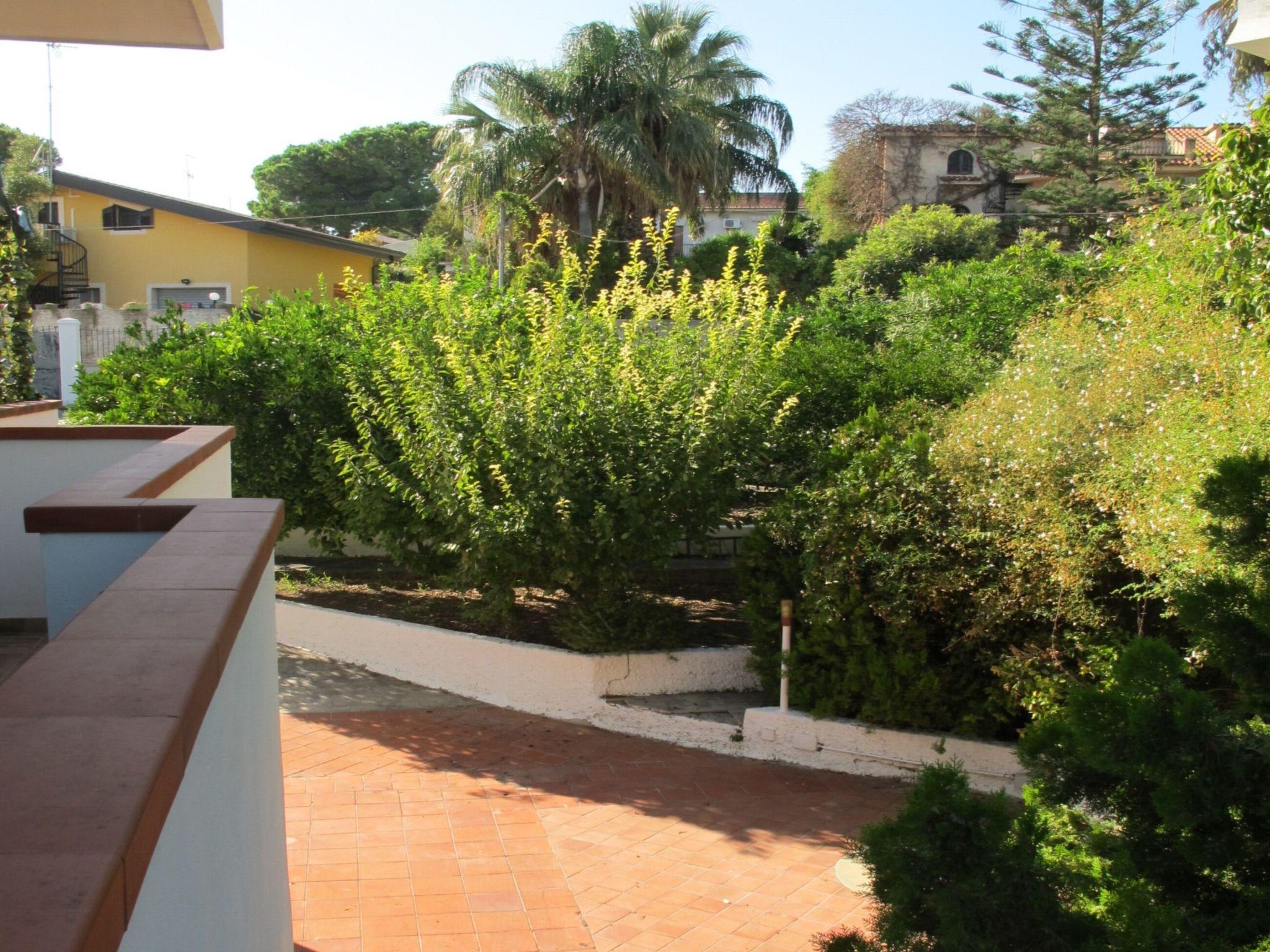 Foto 11 - Apartamento em Siracusa com piscina e jardim