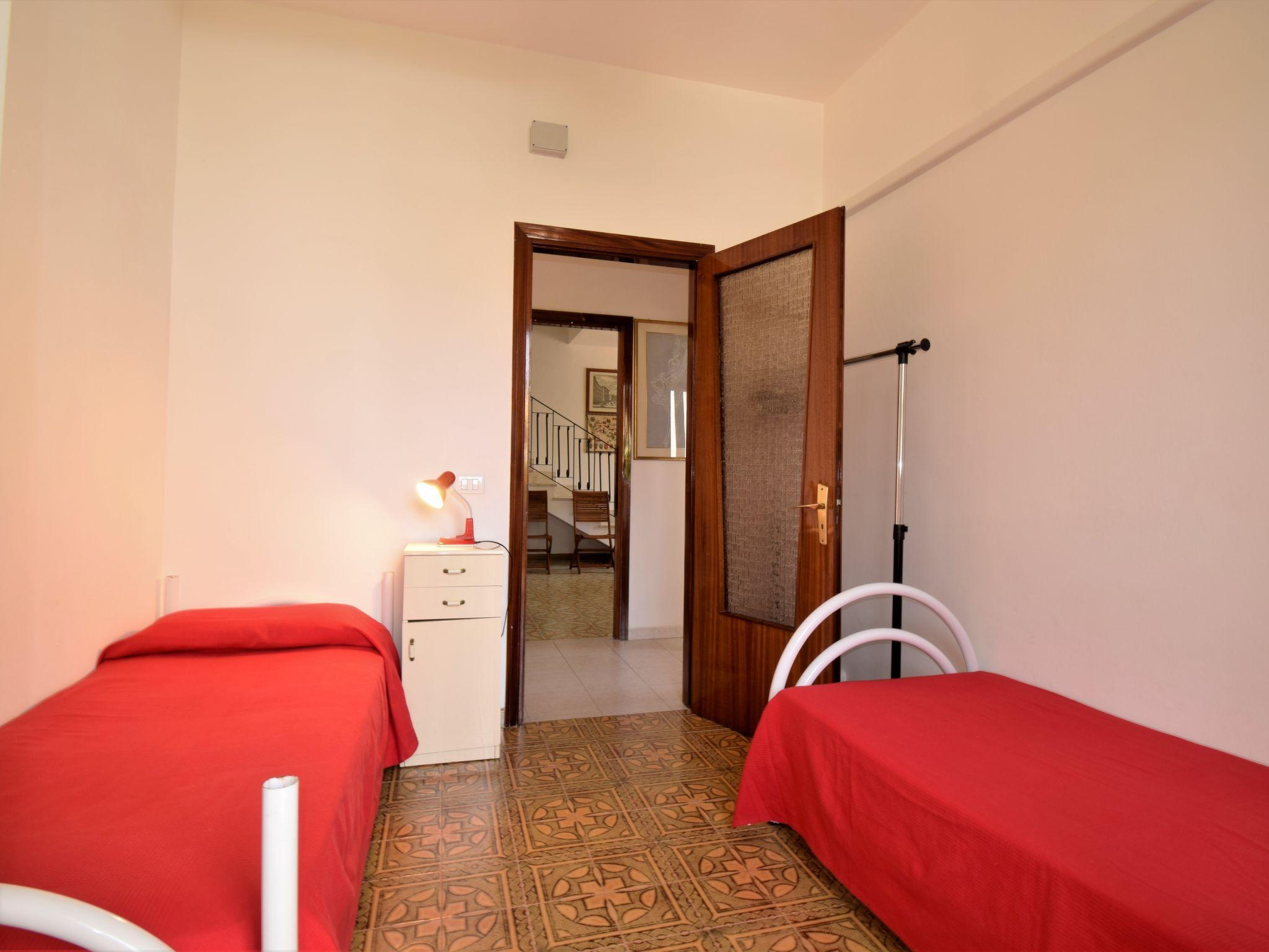 Photo 21 - 4 bedroom House in Siracusa with private pool and garden