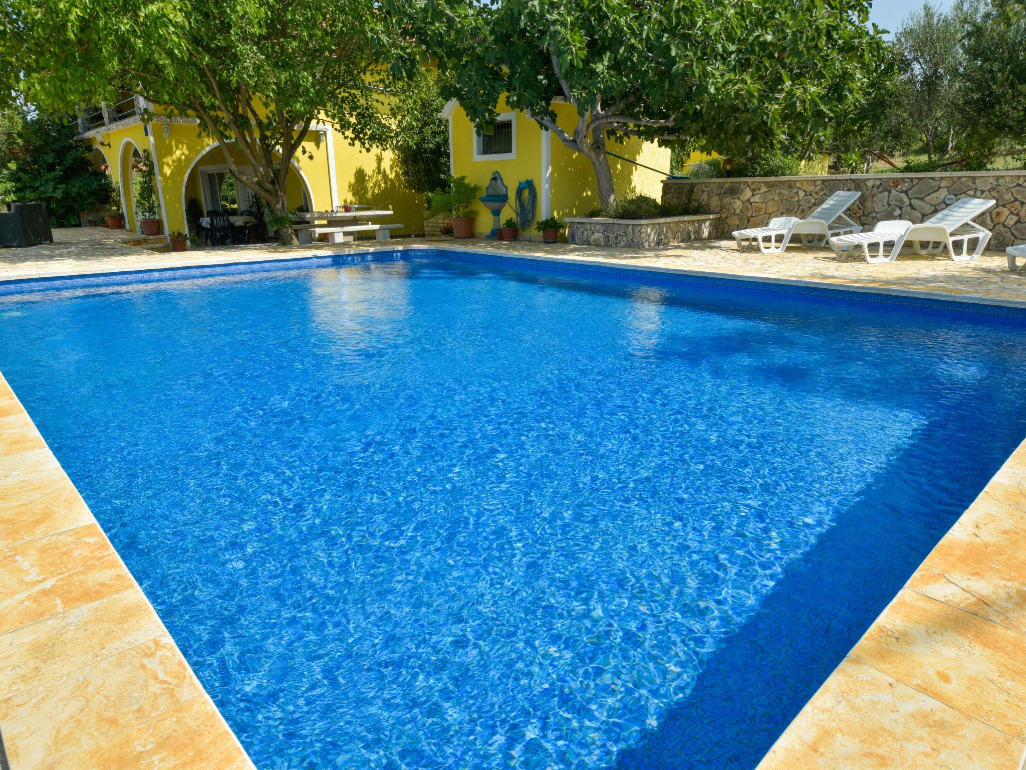 Foto 16 - Apartamento de 3 habitaciones en Obrovac con piscina privada y terraza