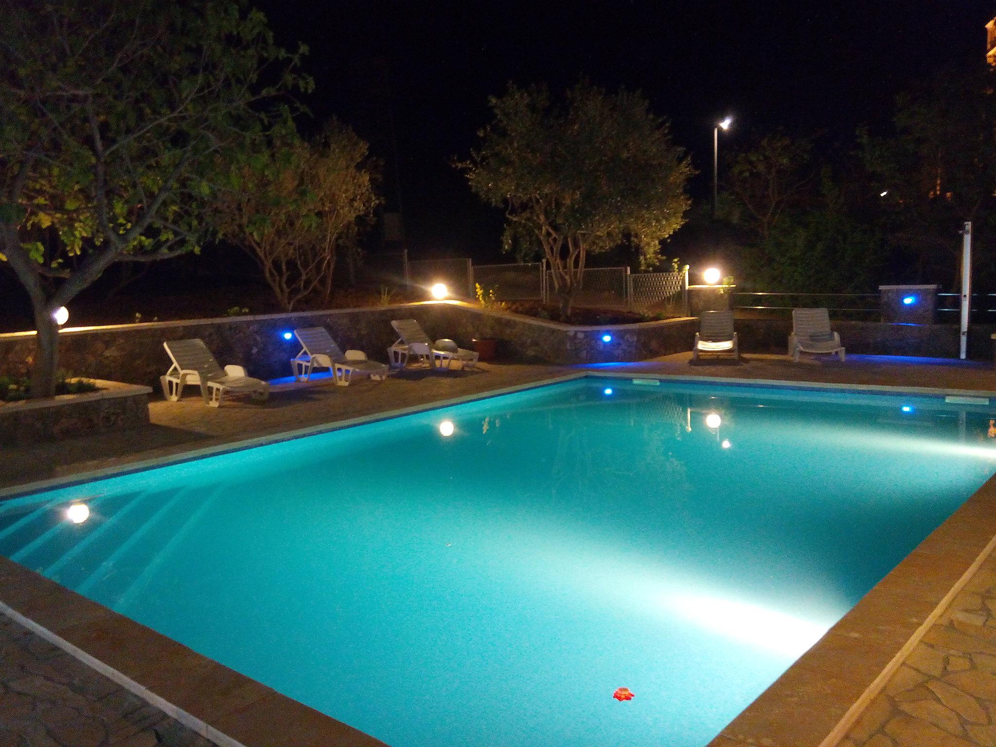 Foto 24 - Apartamento de 3 quartos em Obrovac com piscina privada e terraço