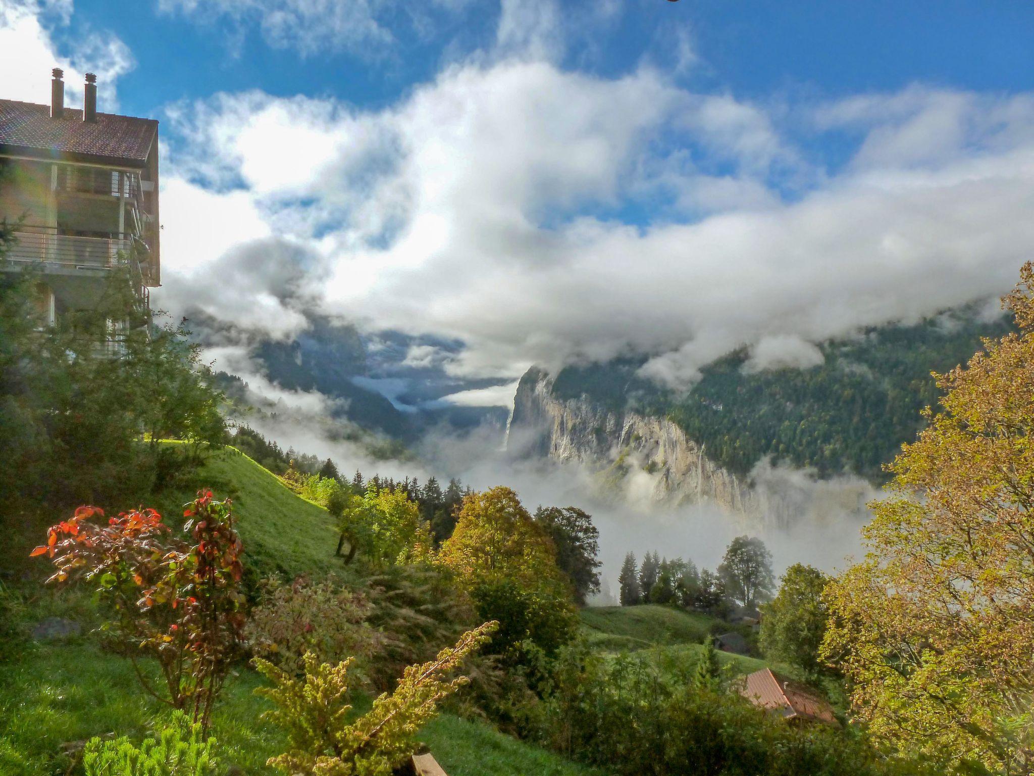 Foto 16 - Appartamento con 3 camere da letto a Lauterbrunnen con giardino