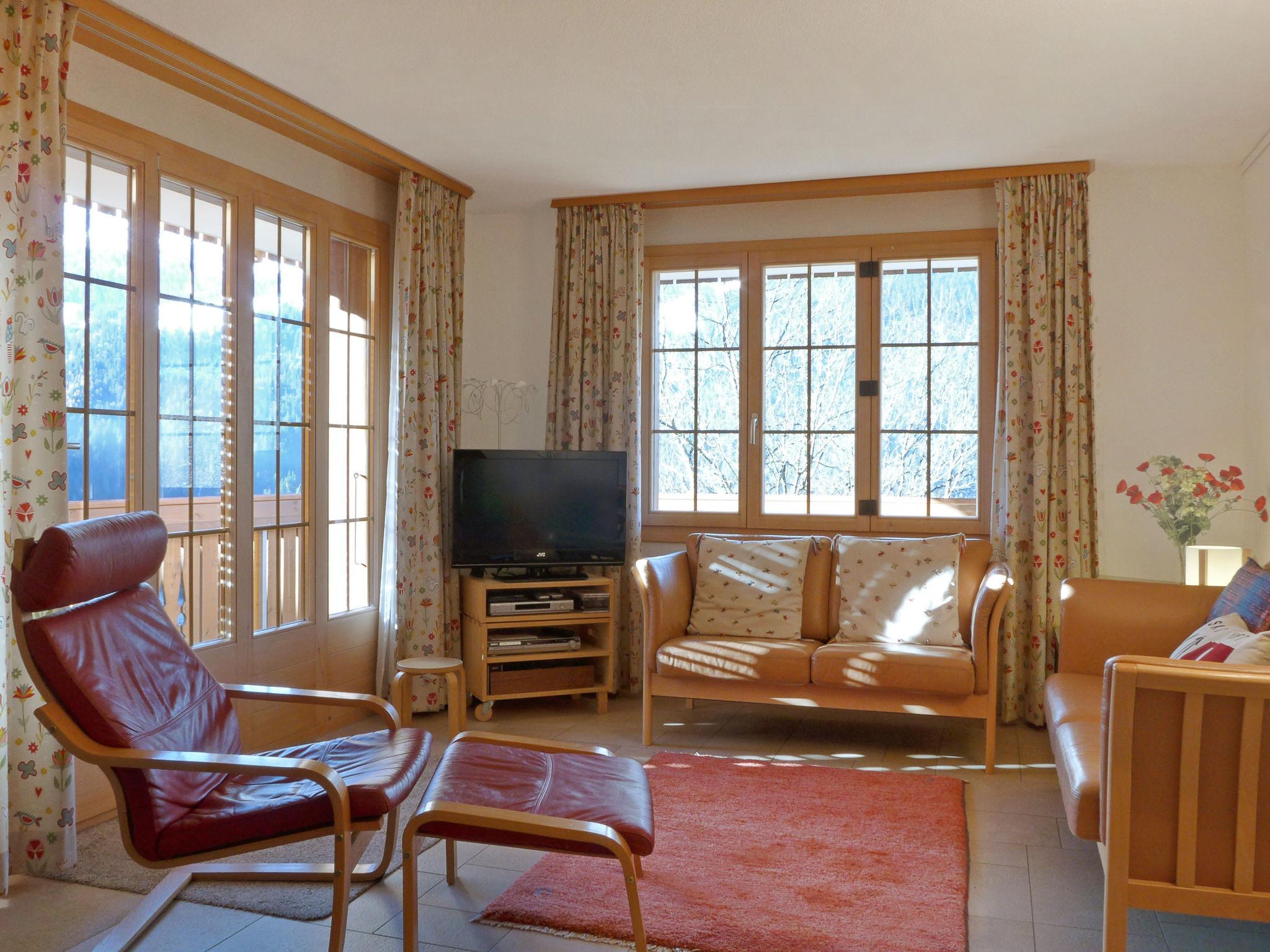 Photo 1 - Appartement de 3 chambres à Lauterbrunnen avec vues sur la montagne