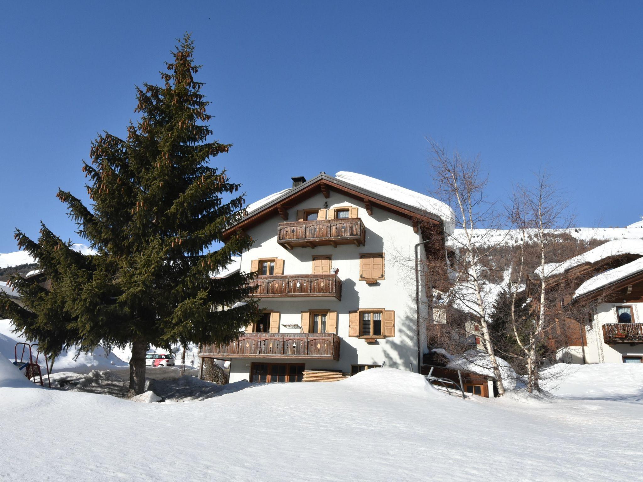 Foto 28 - Apartamento de 3 habitaciones en Livigno con jardín y vistas a la montaña