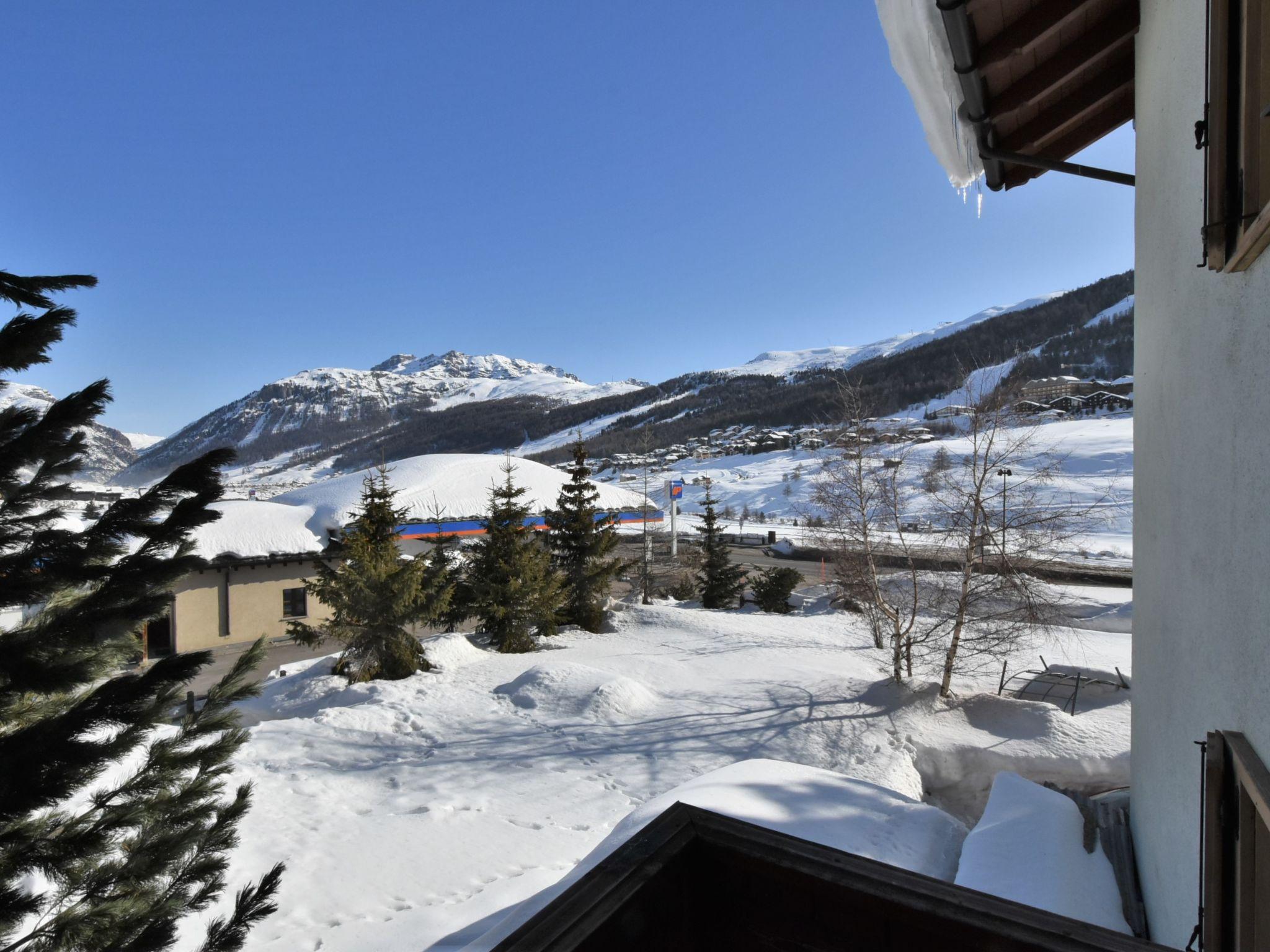 Foto 29 - Apartamento de 2 habitaciones en Livigno con jardín y vistas a la montaña