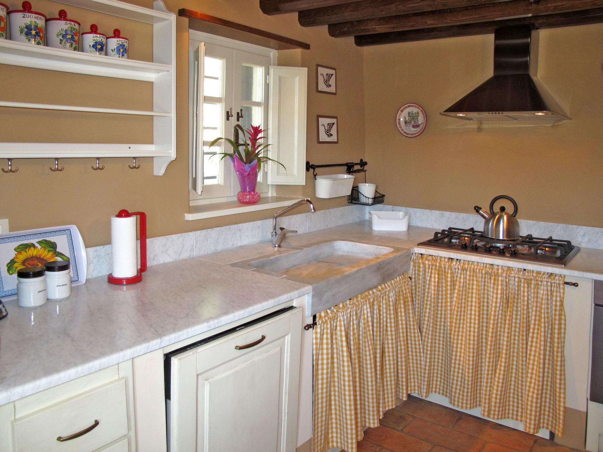 Photo 17 - 5 bedroom House in Pescaglia with private pool and garden