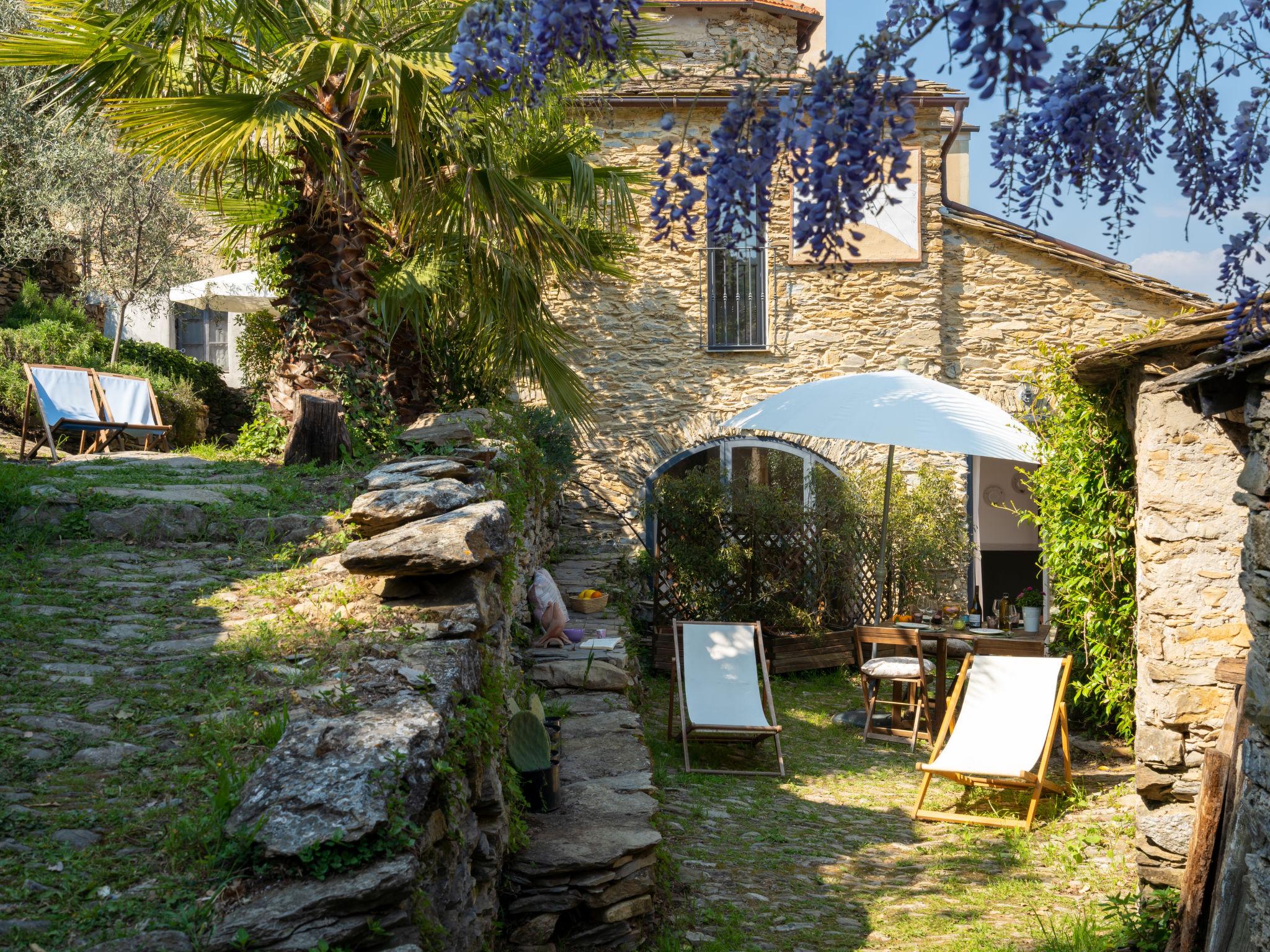 Foto 1 - Casa de 2 quartos em Dolcedo com jardim e terraço