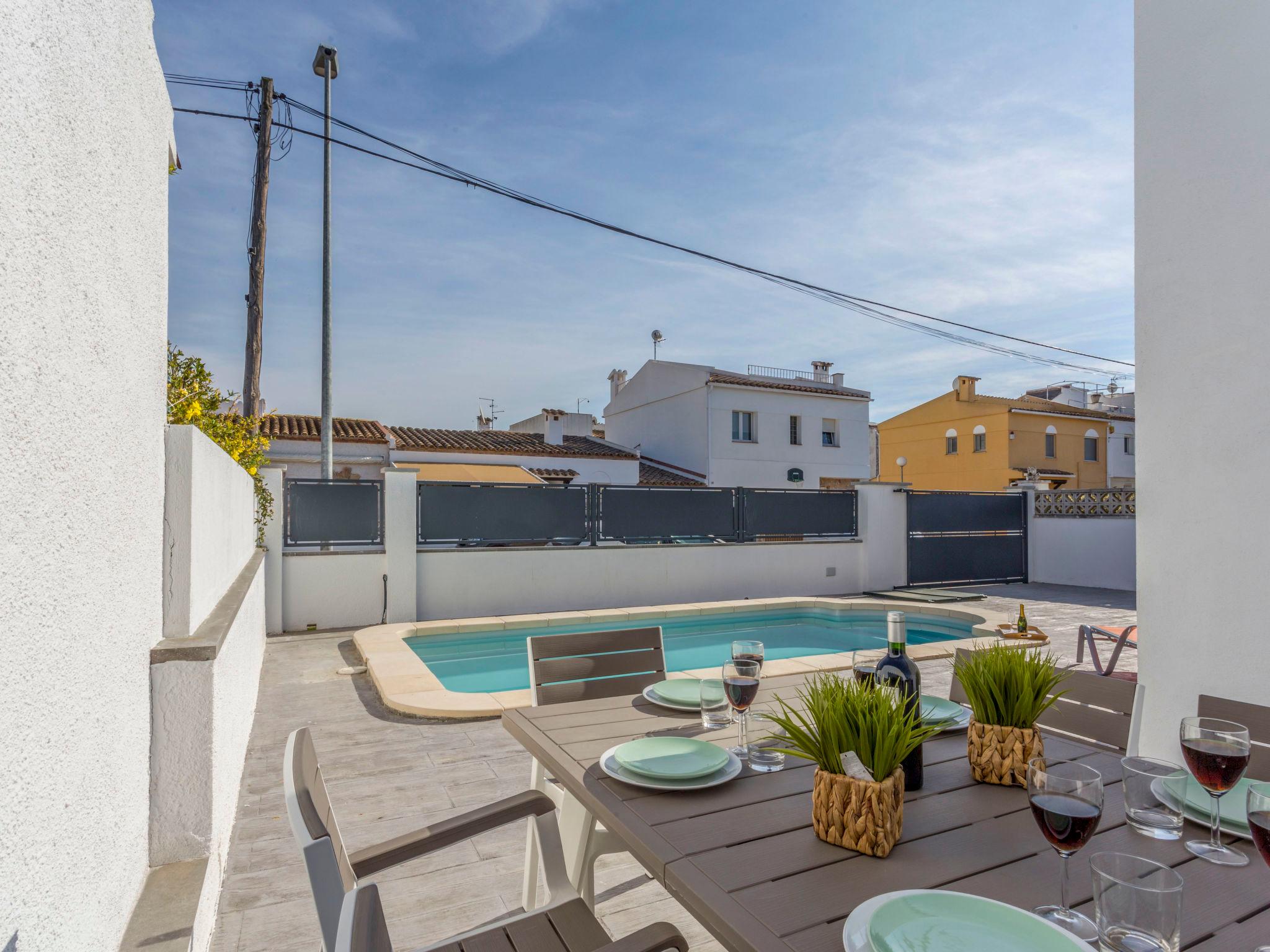 Photo 21 - Maison de 3 chambres à Castelló d'Empúries avec piscine privée et jardin