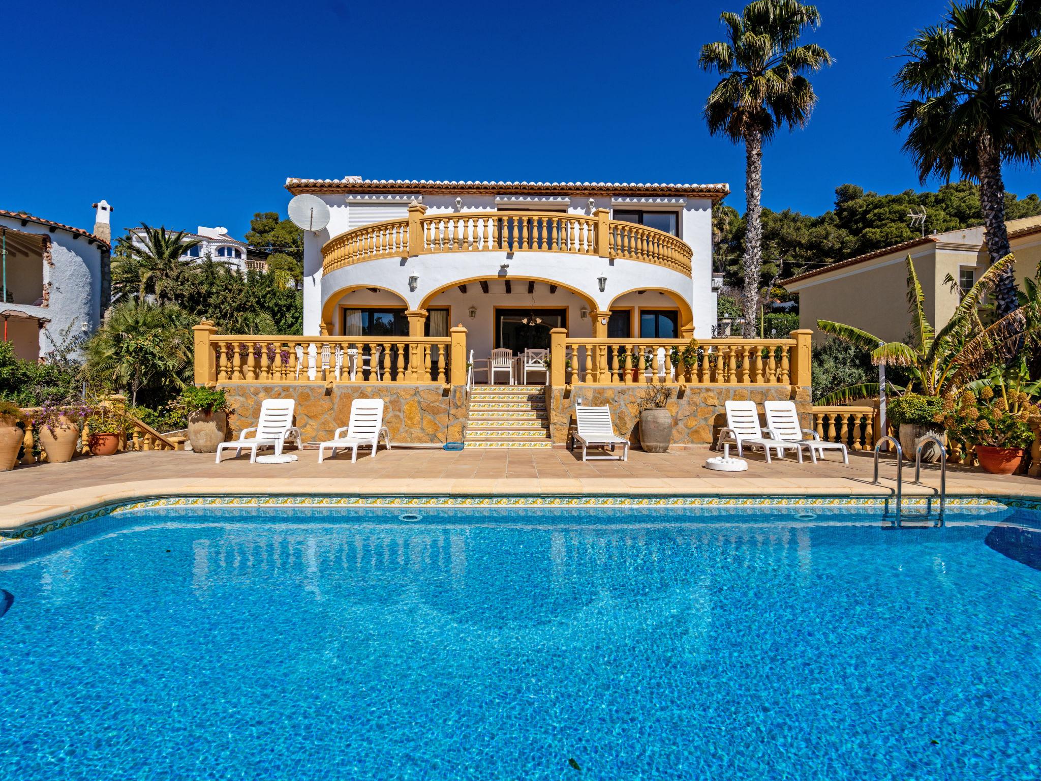 Foto 1 - Casa de 4 habitaciones en Jávea con piscina privada y jardín