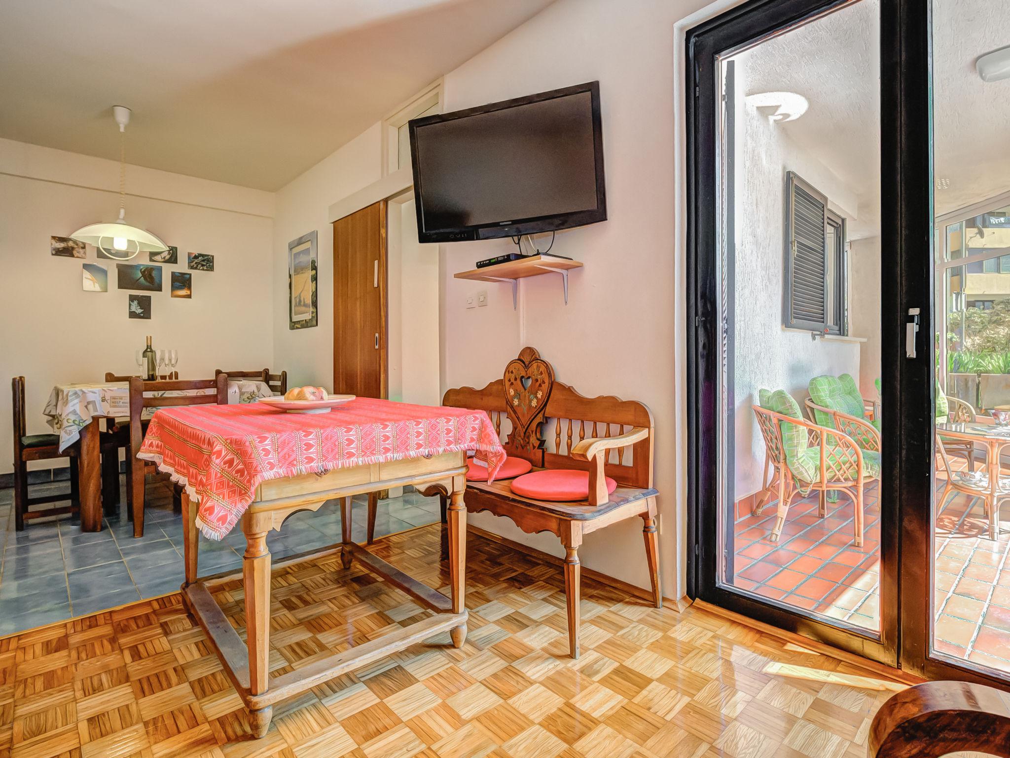 Foto 4 - Apartment mit 2 Schlafzimmern in Pula mit garten und blick aufs meer