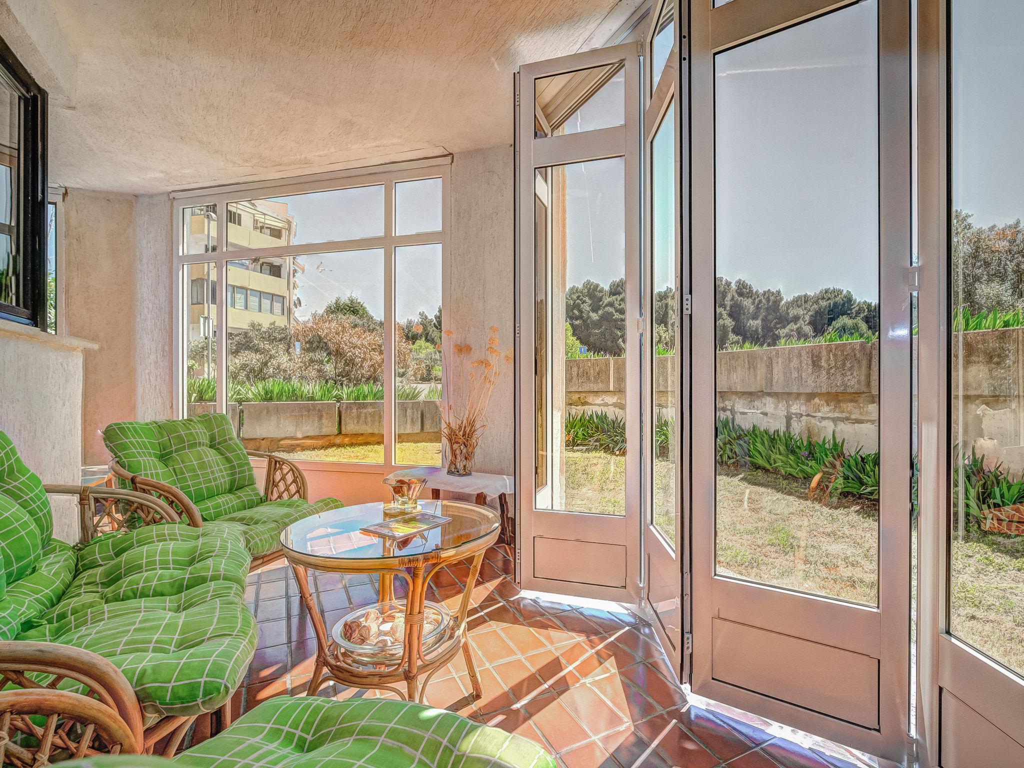 Foto 1 - Apartamento de 2 habitaciones en Pula con jardín y vistas al mar