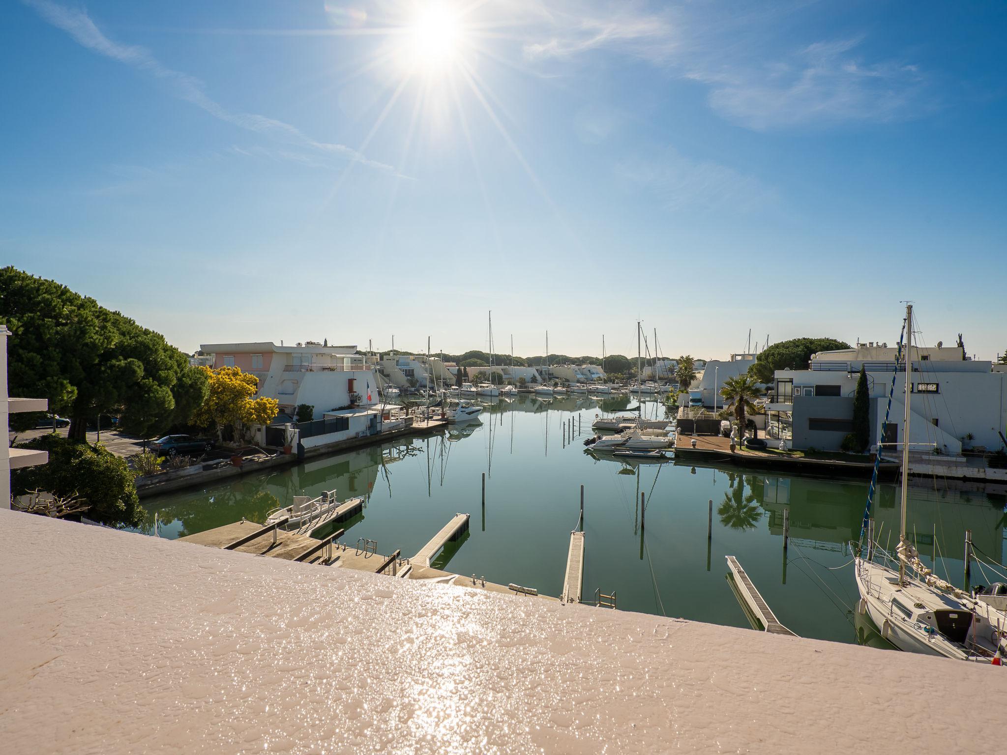 Photo 5 - 2 bedroom Apartment in Le Grau-du-Roi with terrace and sea view