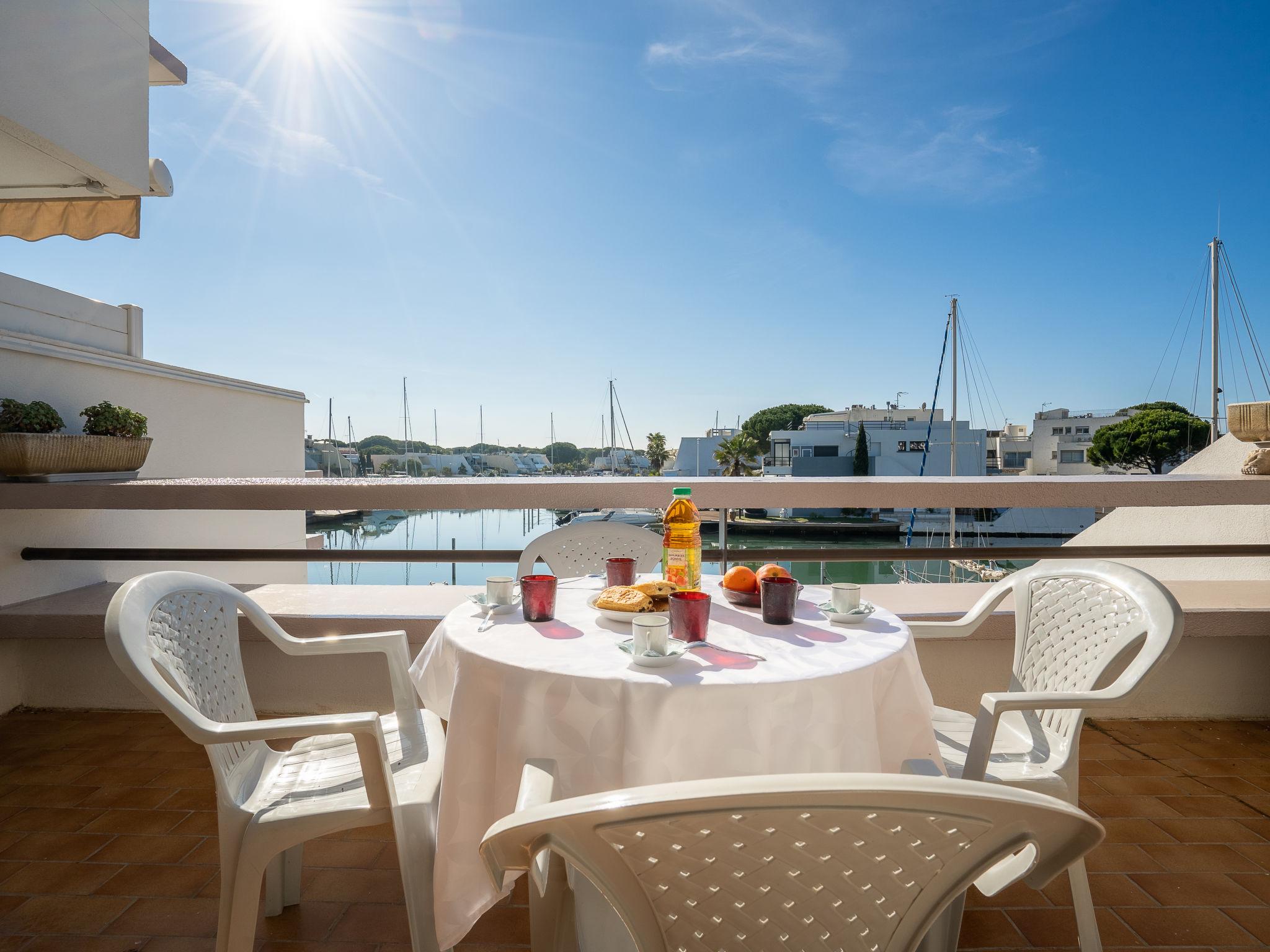 Photo 2 - Appartement de 2 chambres à Le Grau-du-Roi avec terrasse et vues à la mer