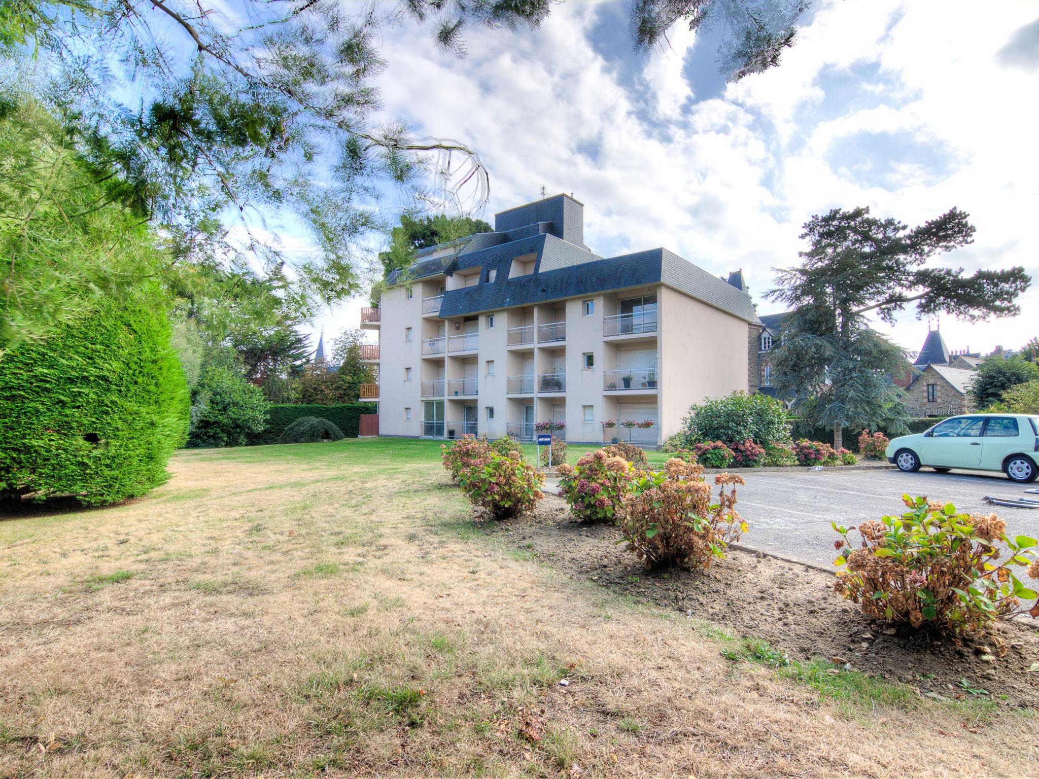 Photo 12 - Apartment in Dinard with garden