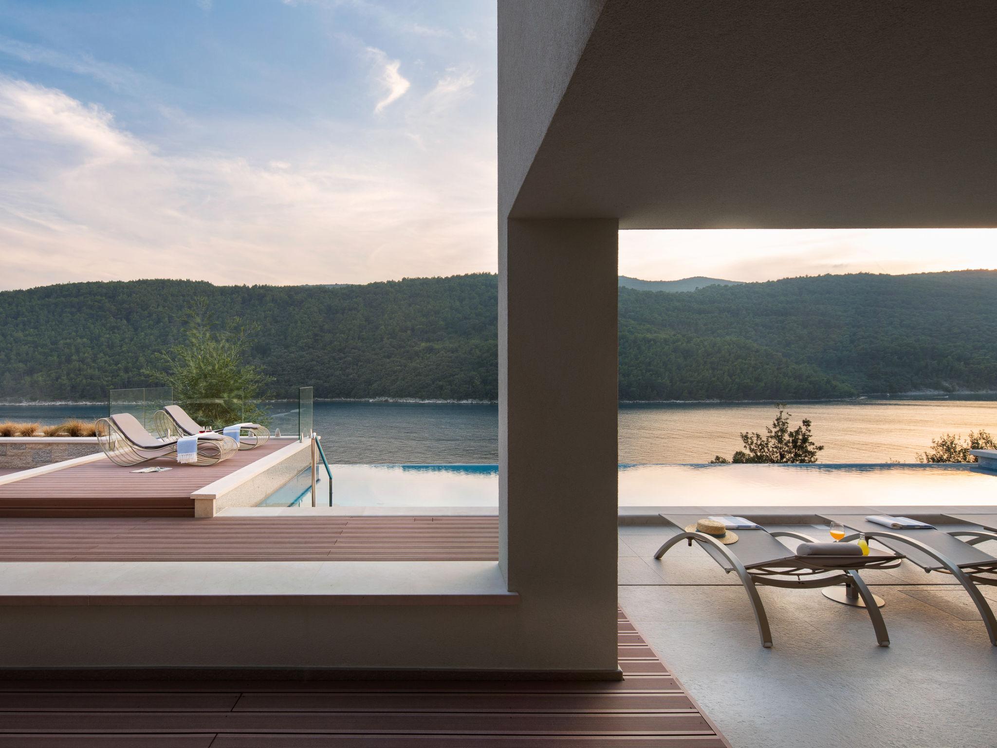 Foto 6 - Casa de 5 quartos em Labin com piscina privada e vistas do mar