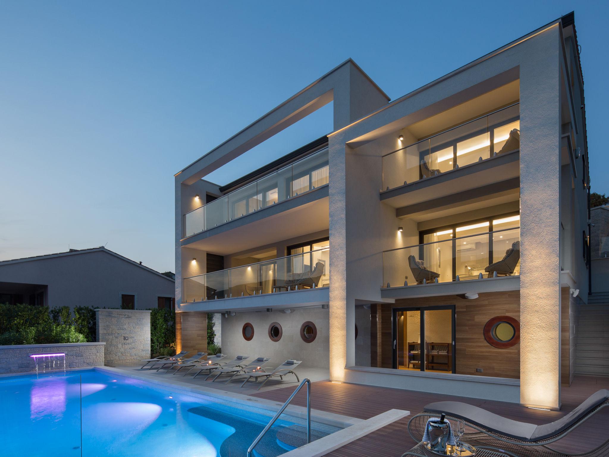 Photo 2 - Maison de 5 chambres à Labin avec piscine privée et vues à la mer