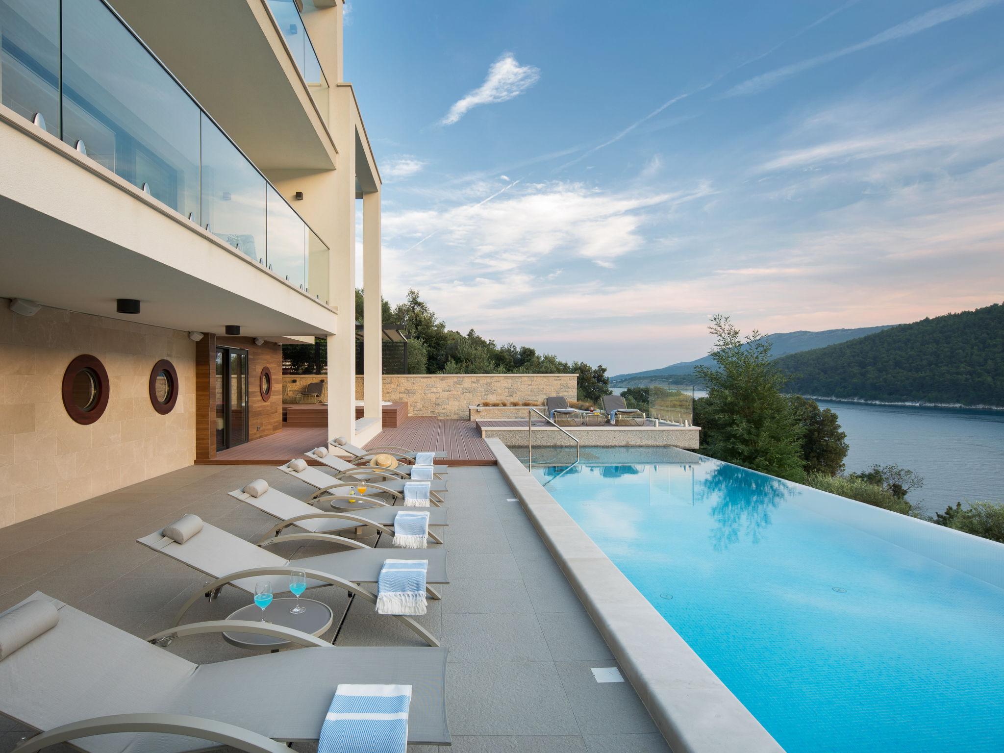 Foto 5 - Casa con 5 camere da letto a Labin con piscina privata e vista mare