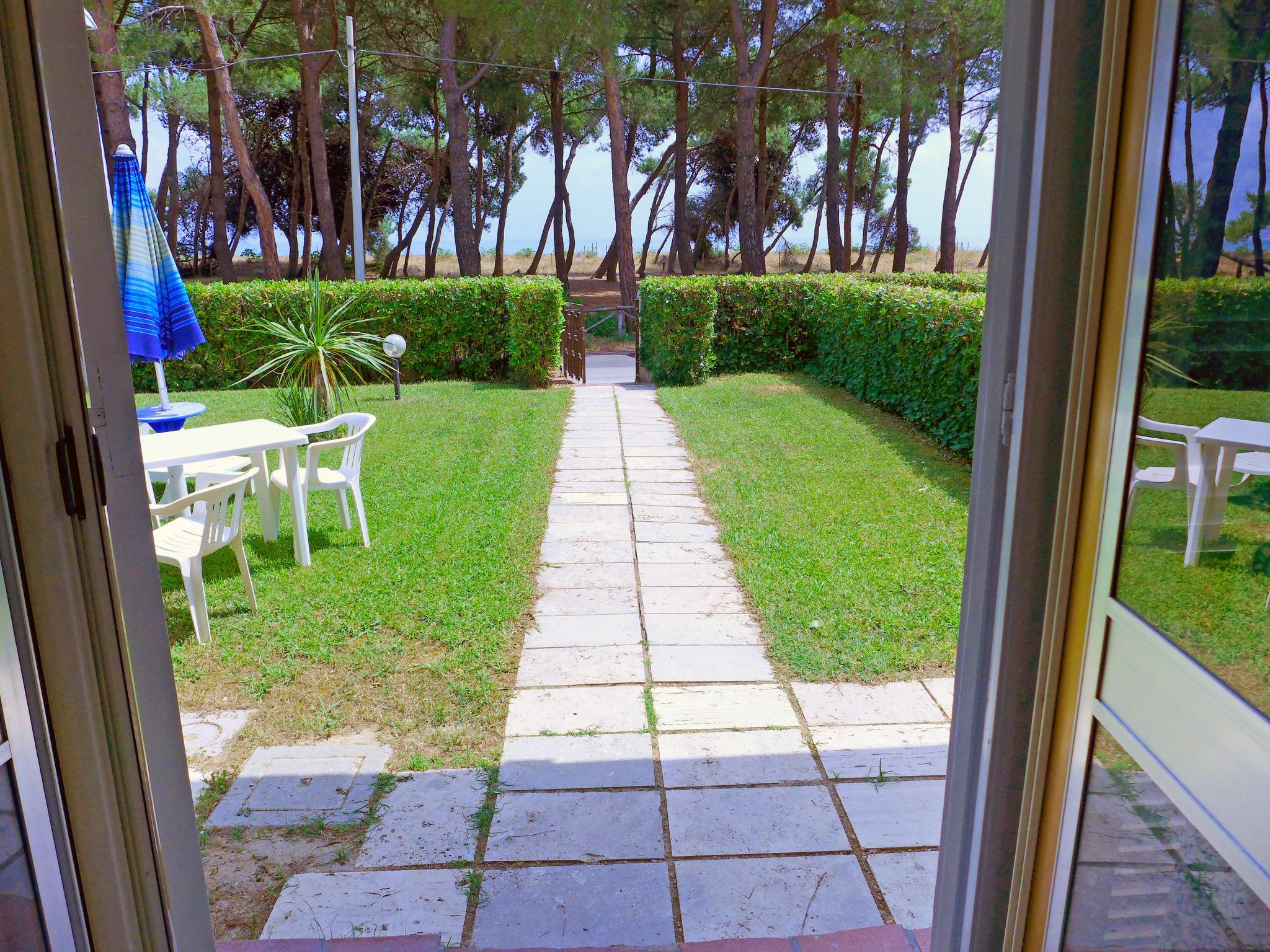 Photo 18 - 1 bedroom Apartment in Silvi with garden