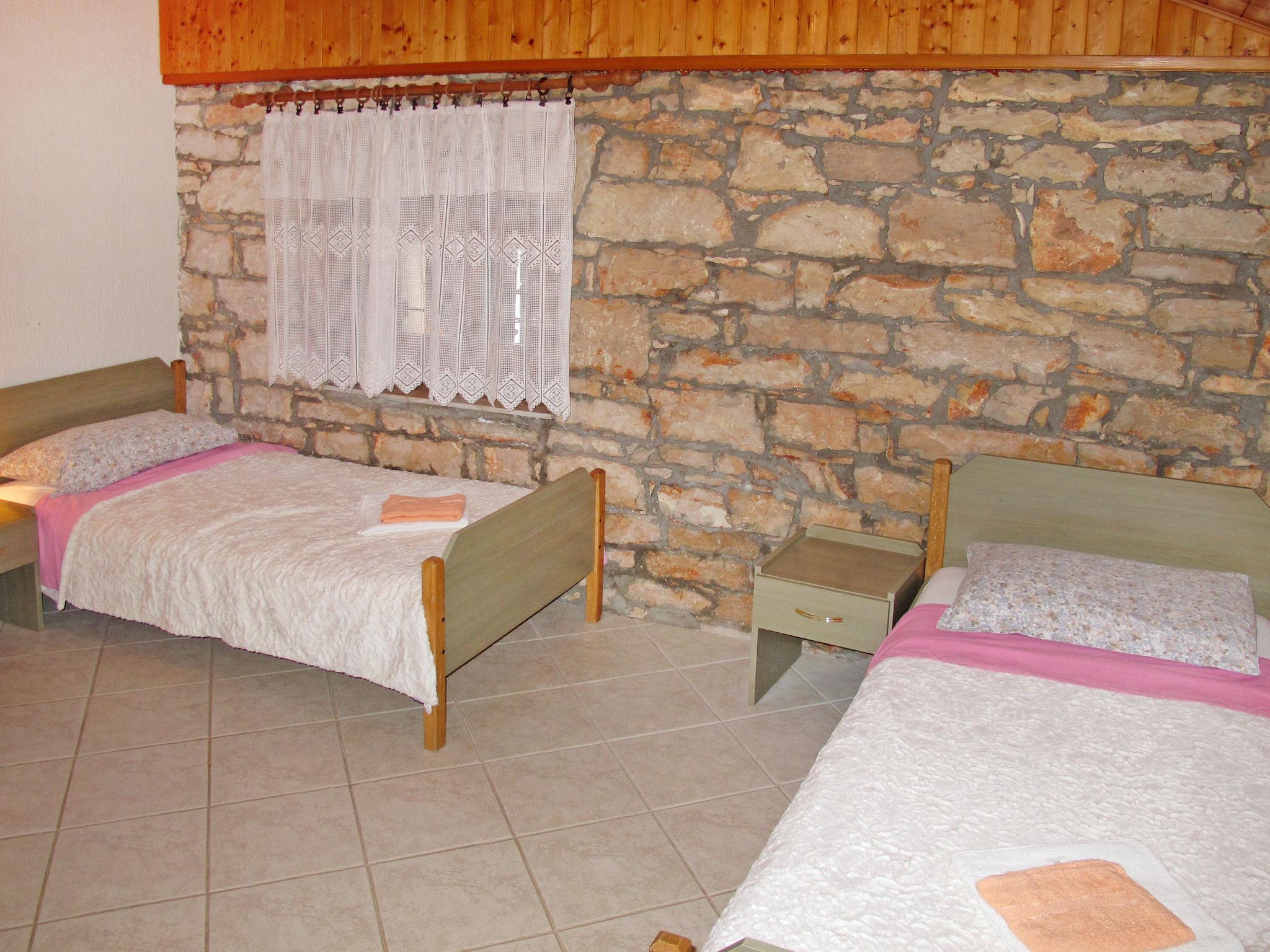 Foto 13 - Casa de 6 quartos em Višnjan com piscina privada e vistas do mar