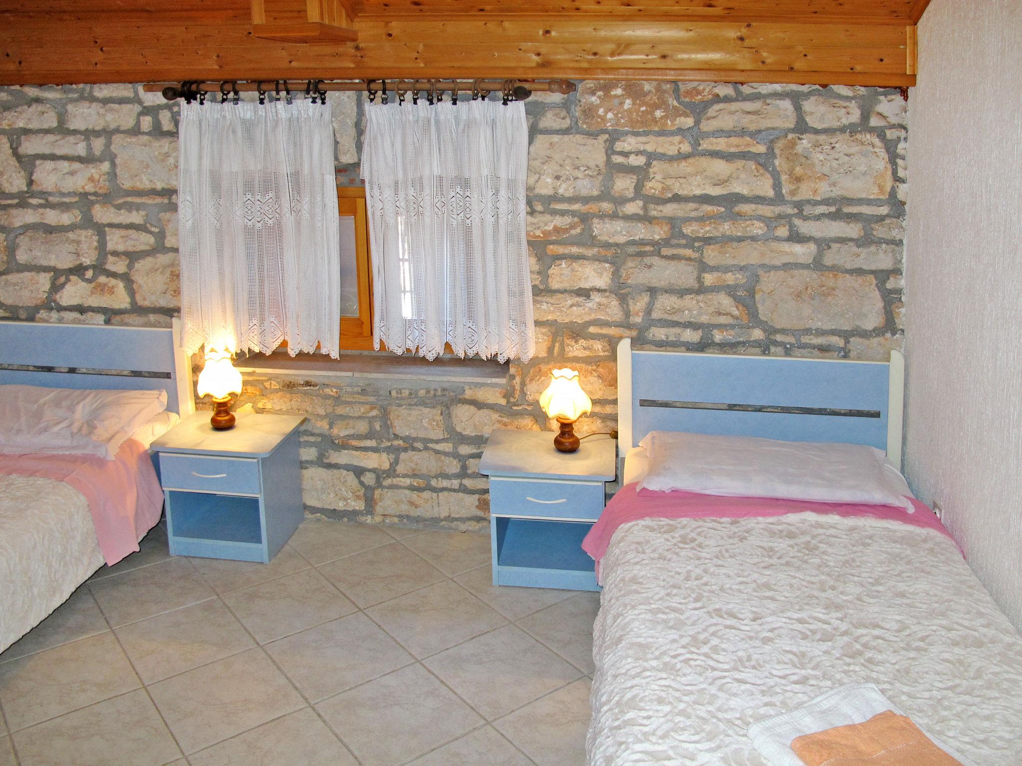 Foto 5 - Casa con 6 camere da letto a Višnjan con piscina privata e giardino