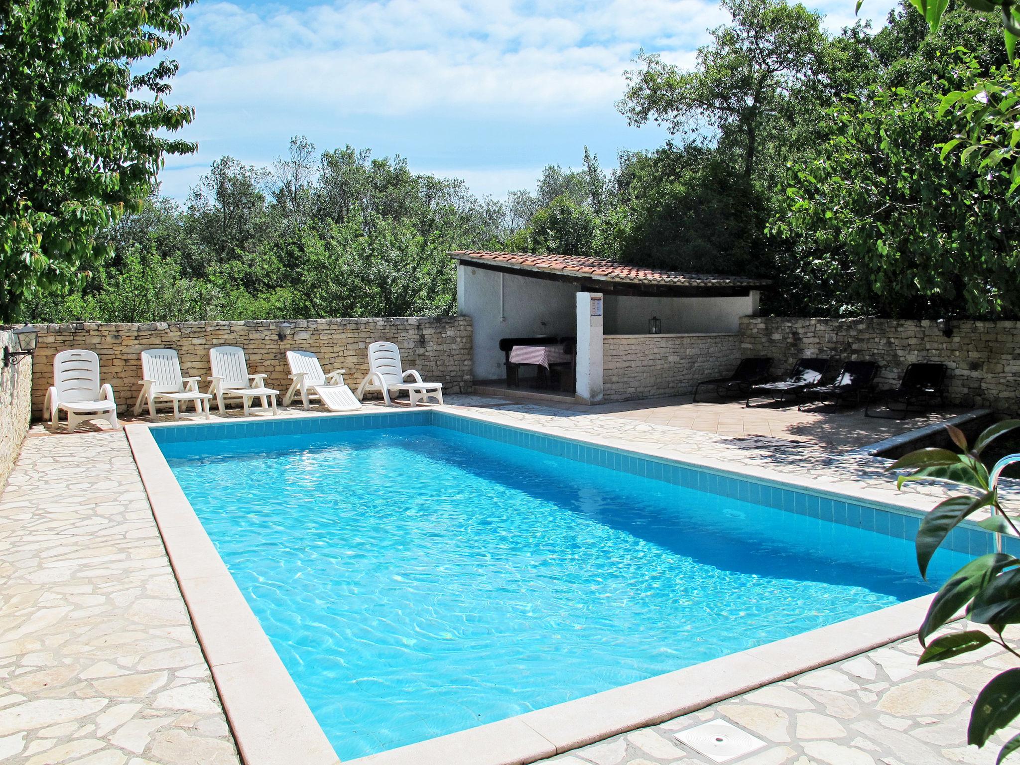 Photo 1 - Maison de 6 chambres à Višnjan avec piscine privée et vues à la mer