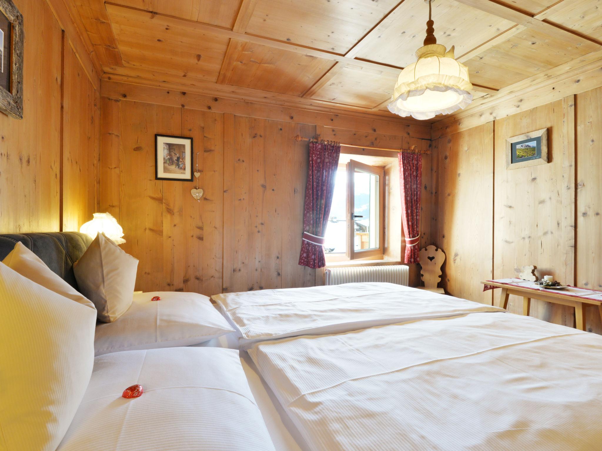 Foto 21 - Appartamento con 3 camere da letto a Ortisei con vista sulle montagne