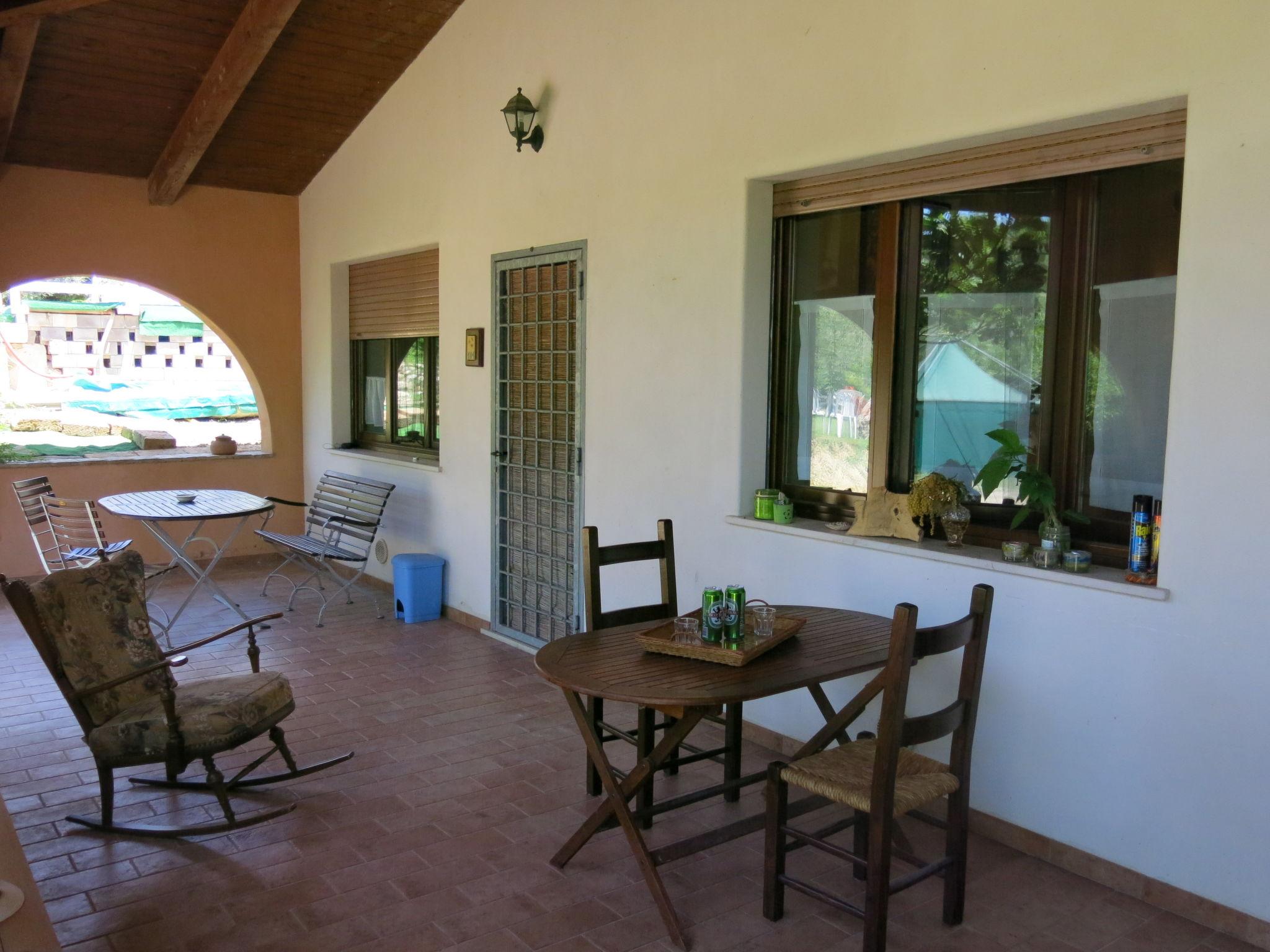 Photo 4 - 1 bedroom Apartment in Collecorvino with swimming pool and garden