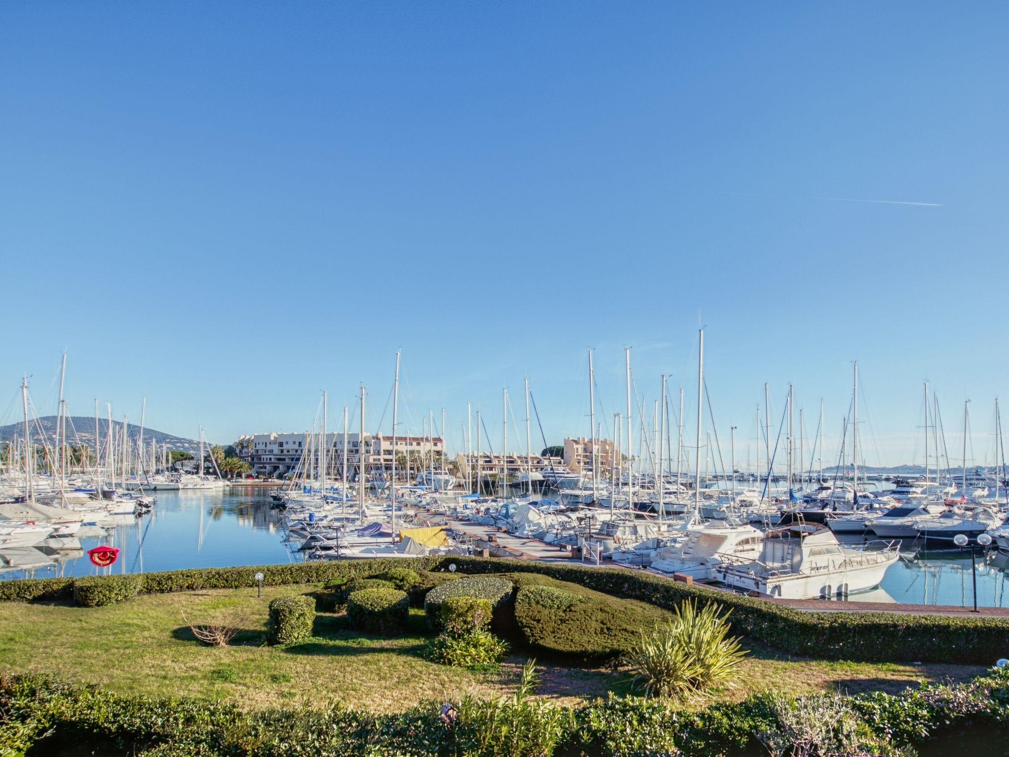 Foto 1 - Appartamento con 1 camera da letto a Cogolin con terrazza e vista mare