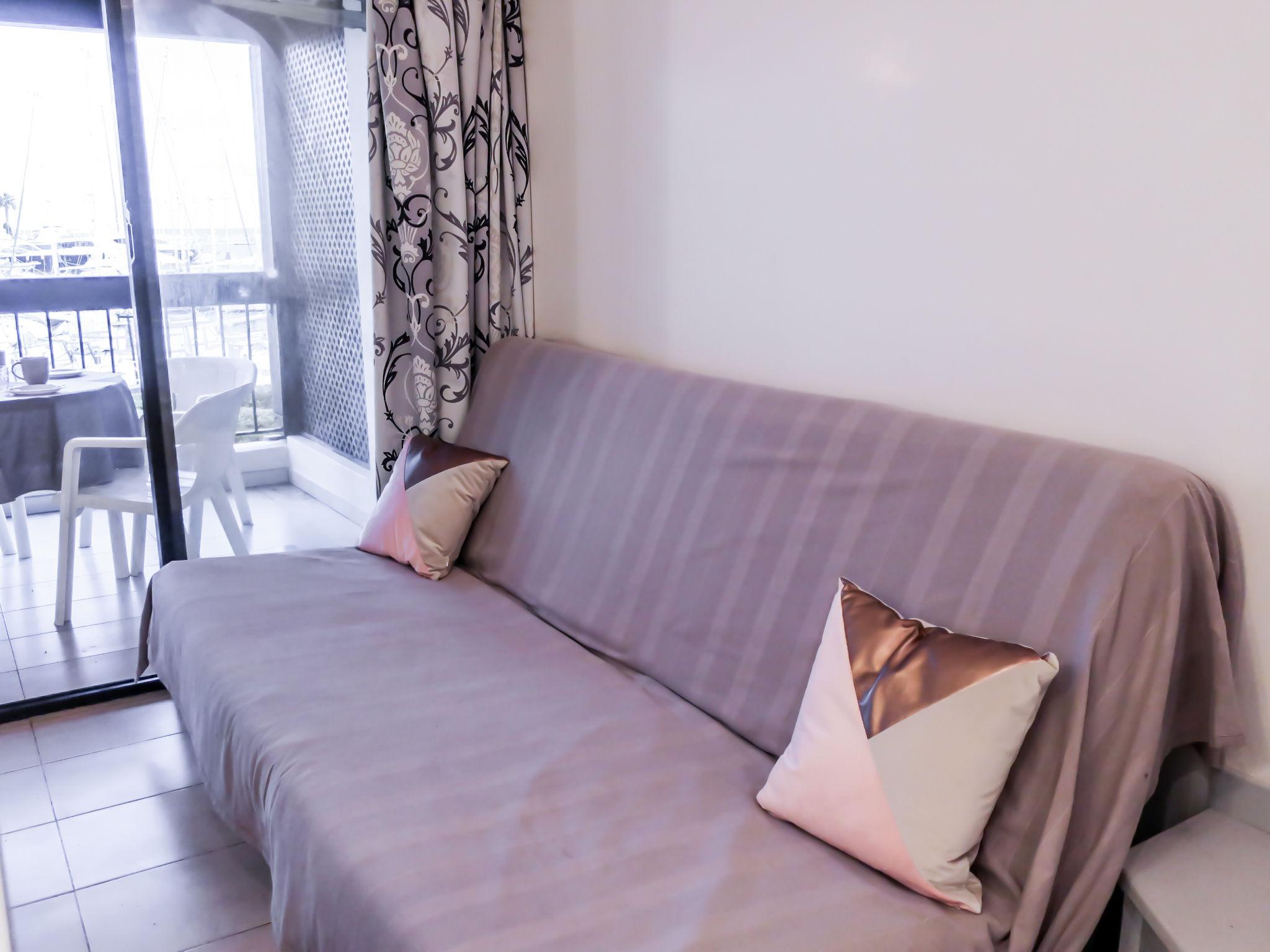 Foto 6 - Apartamento de 1 habitación en Cogolin con terraza y vistas al mar