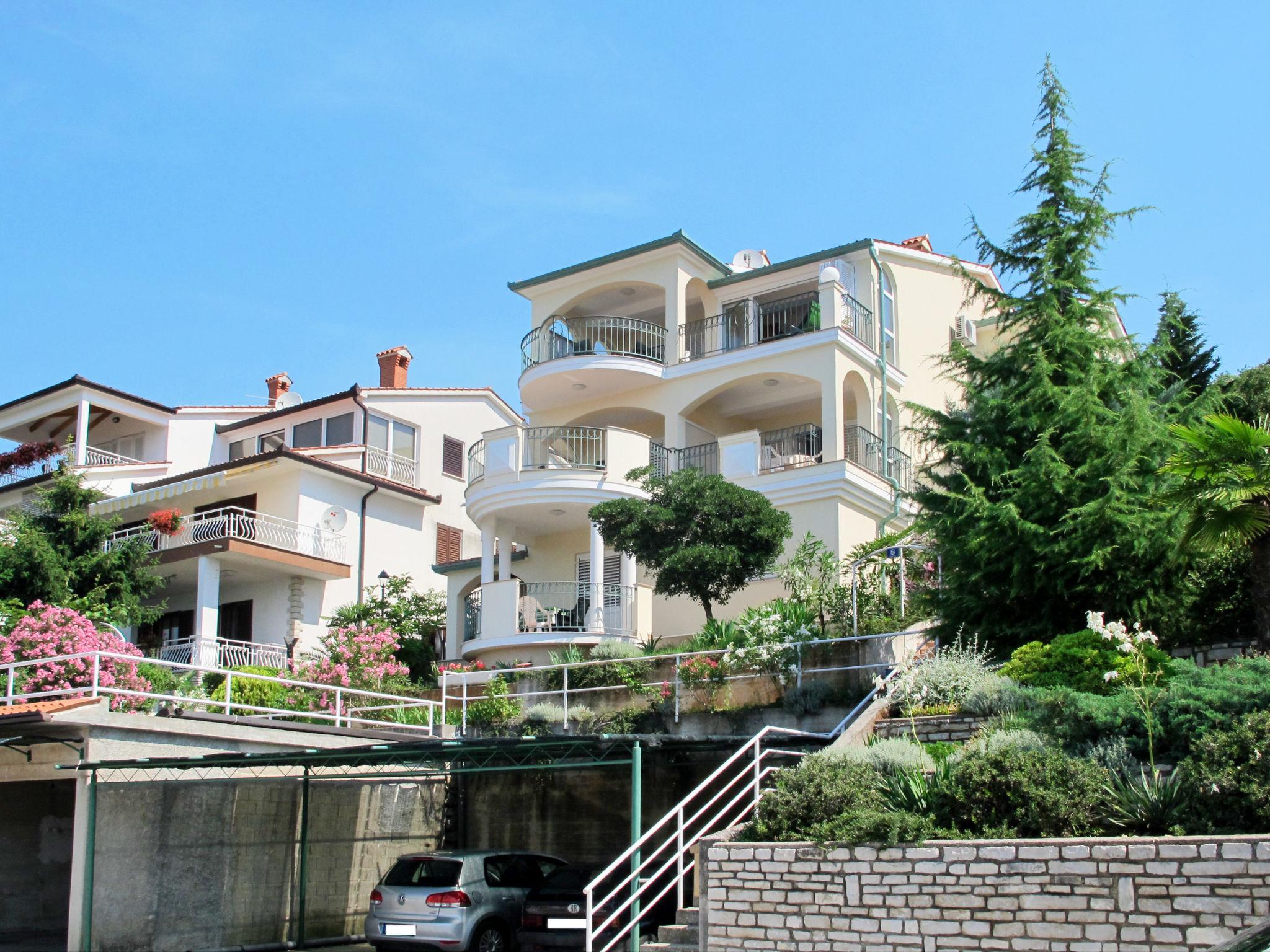 Foto 14 - Apartamento de 2 habitaciones en Labin con terraza y vistas al mar