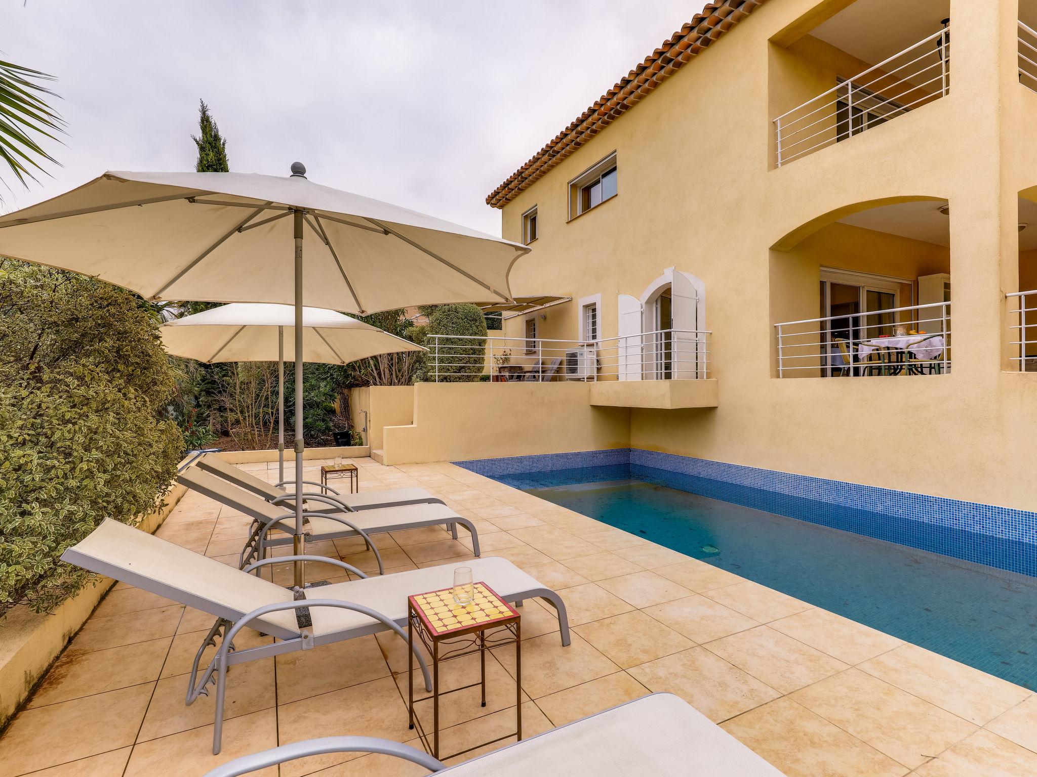 Foto 1 - Apartamento en Fréjus con piscina privada y vistas al mar
