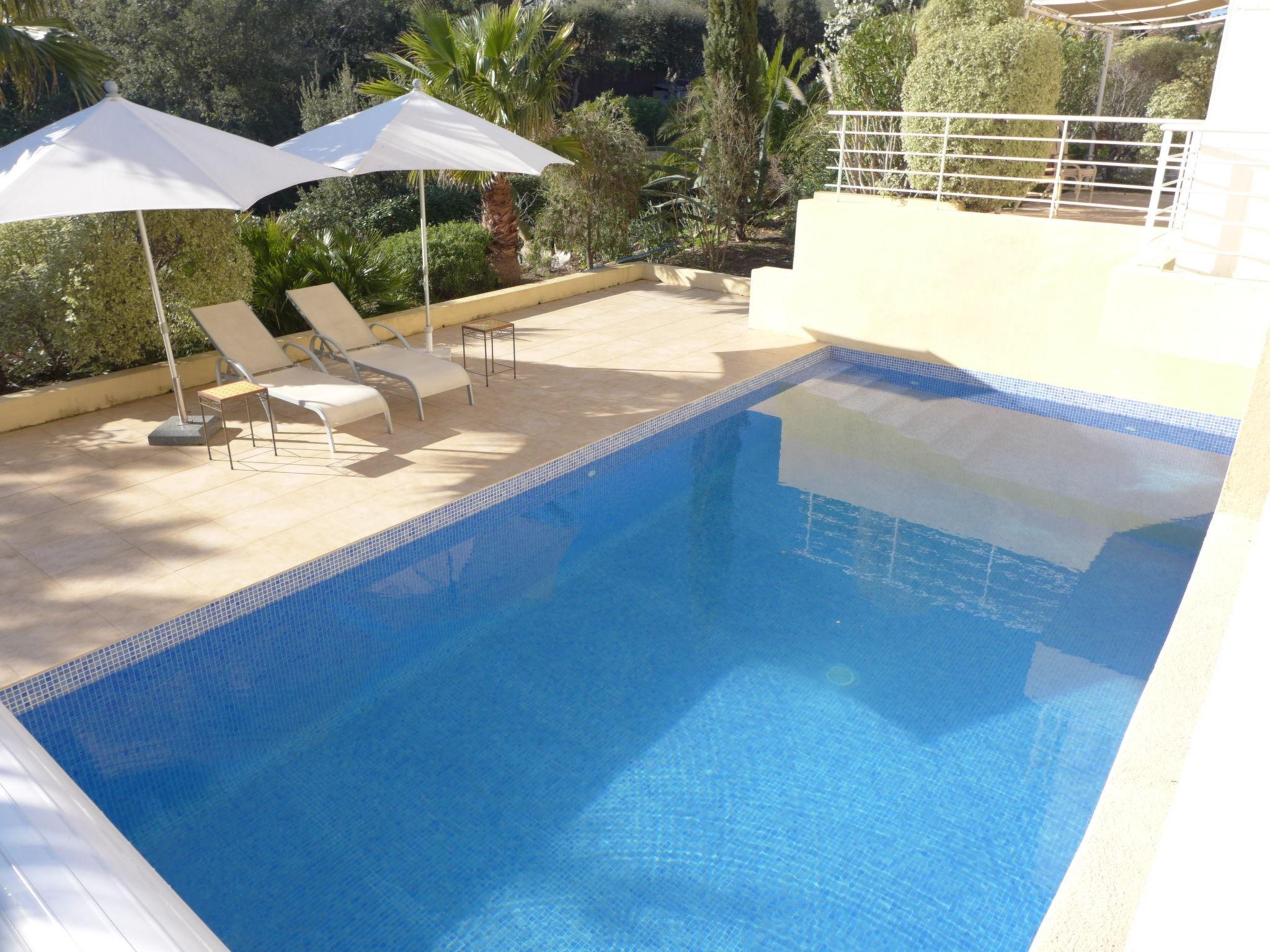 Foto 13 - Apartamento em Fréjus com piscina privada e vistas do mar