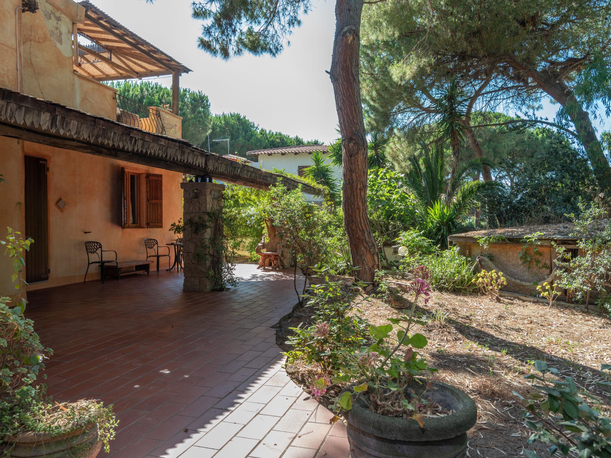 Photo 36 - Maison de 7 chambres à Valledoria avec piscine privée et jardin