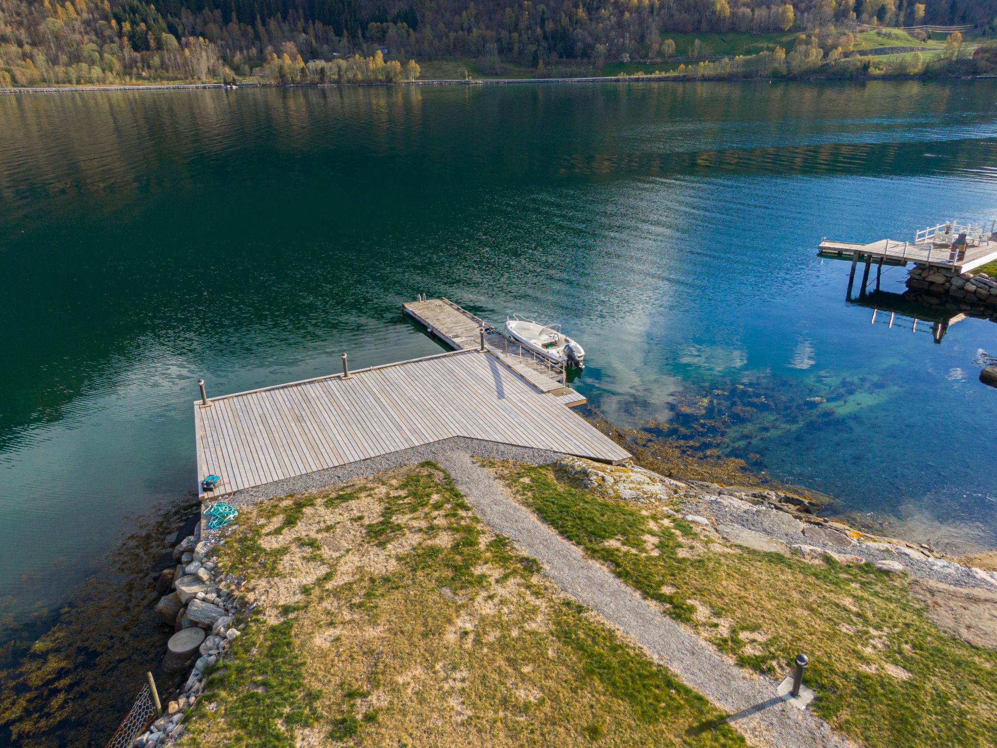 Photo 28 - 2 bedroom House in Balestrand with garden and terrace