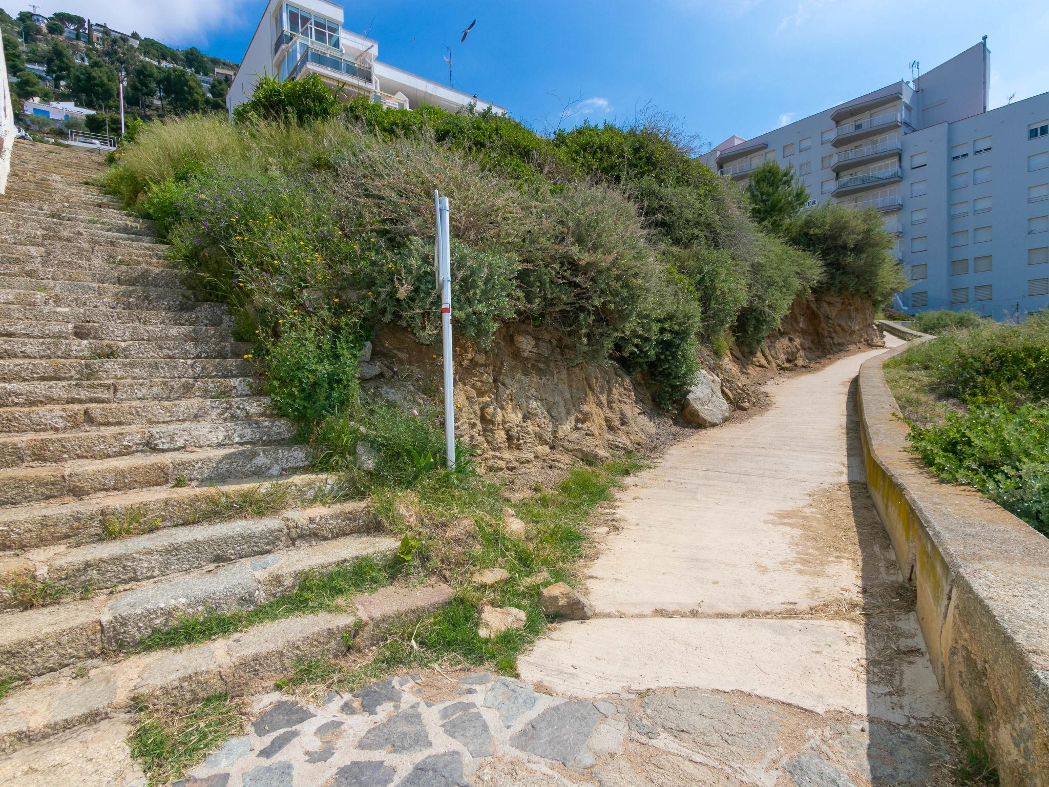 Photo 20 - 1 bedroom Apartment in Roses with terrace and sea view