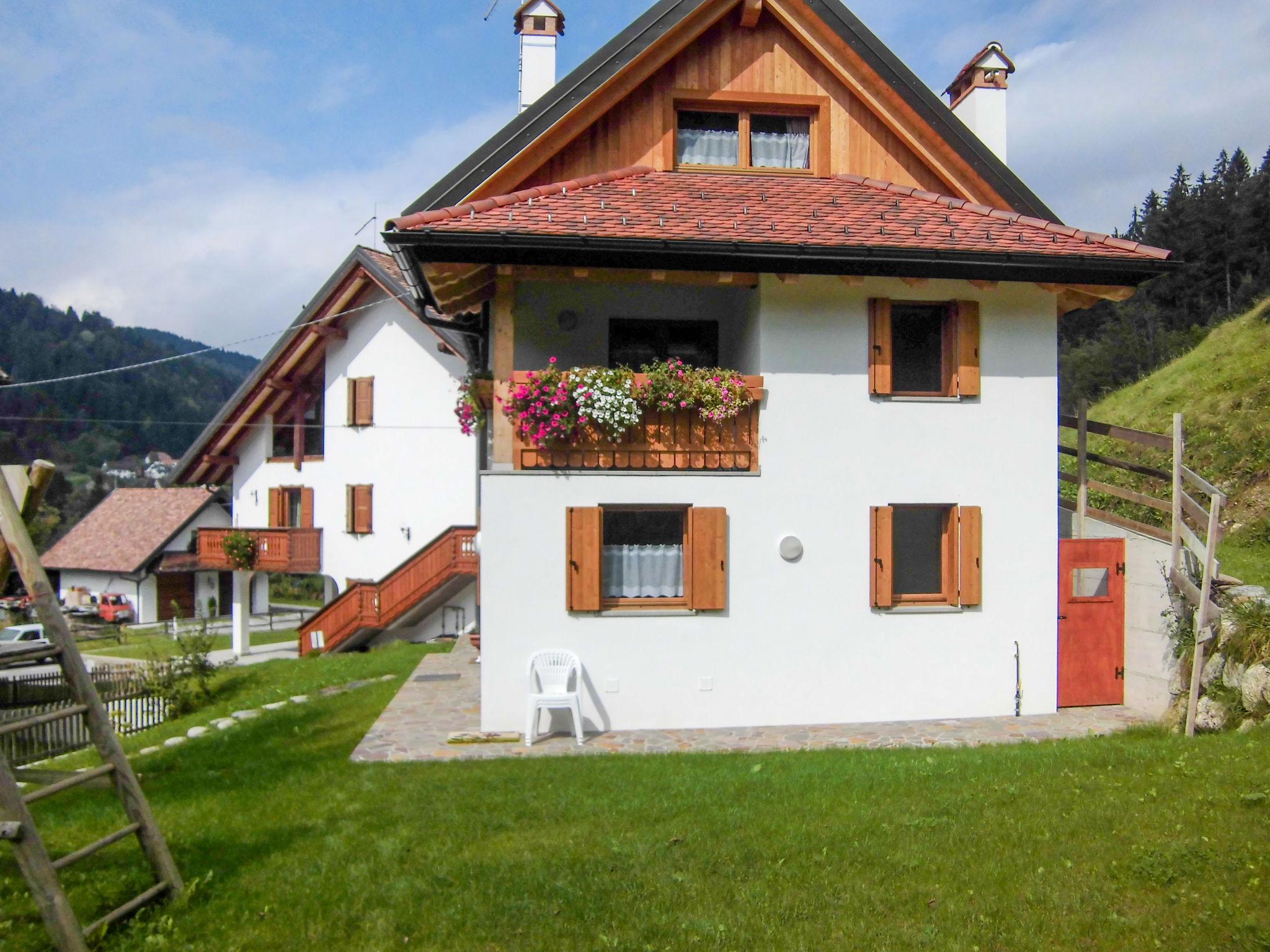 Photo 1 - Maison de 1 chambre à Ovaro avec jardin