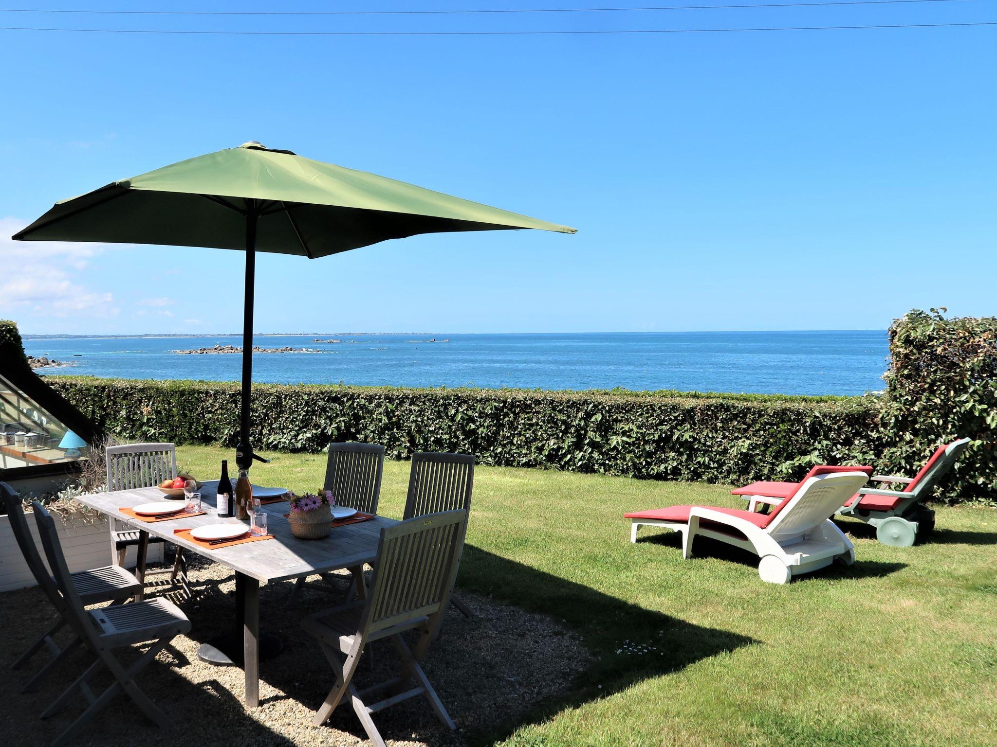 Photo 1 - Maison de 3 chambres à Plouescat avec jardin et vues à la mer